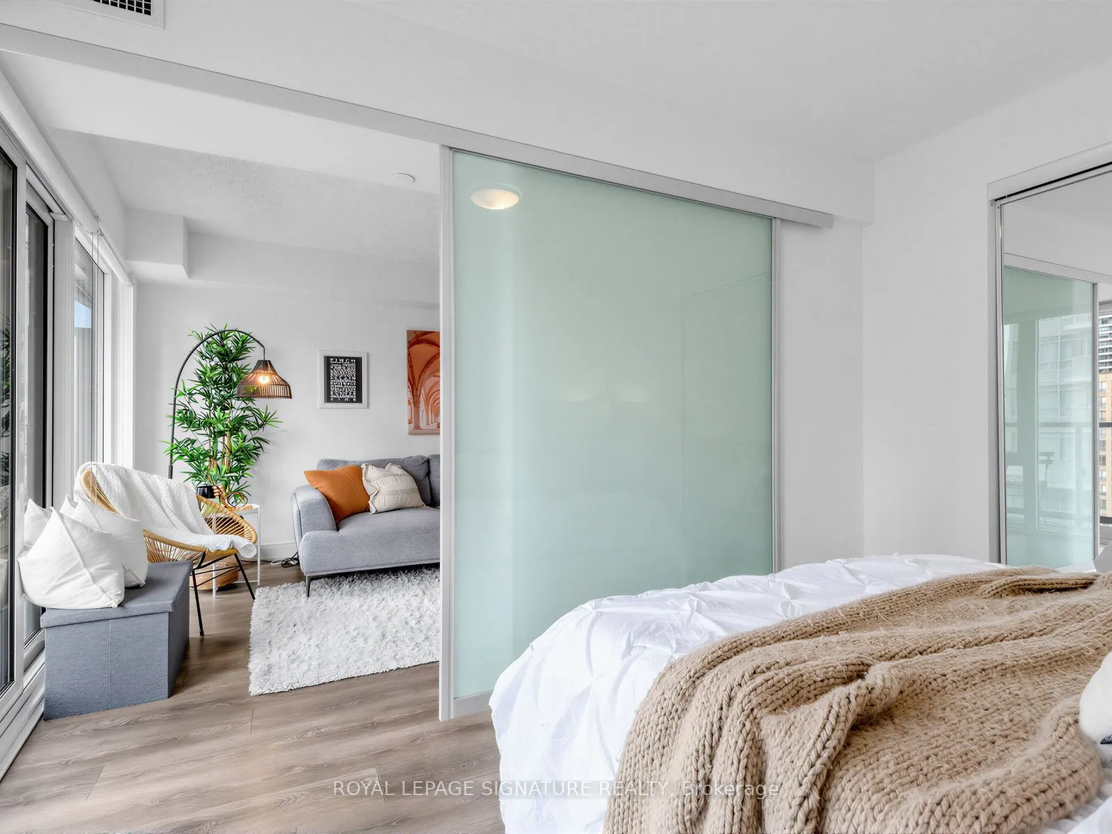 89 Mcgill Street #1204