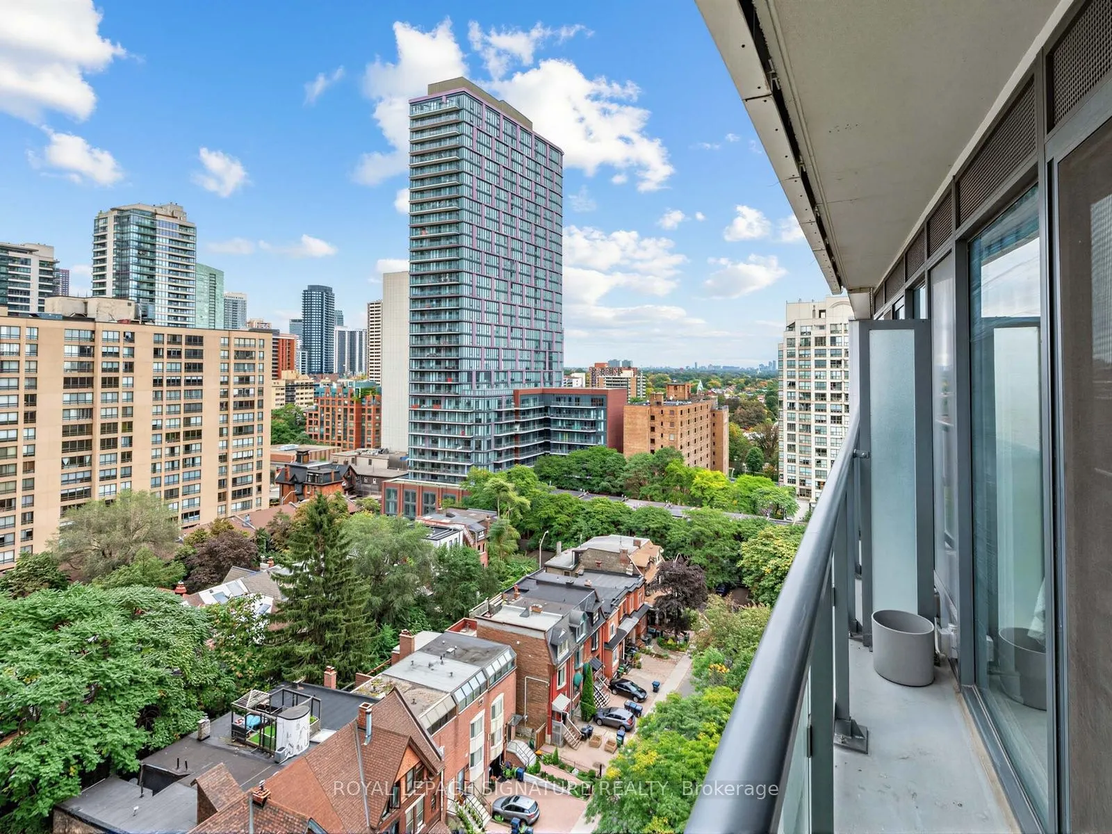 89 Mcgill Street #1204