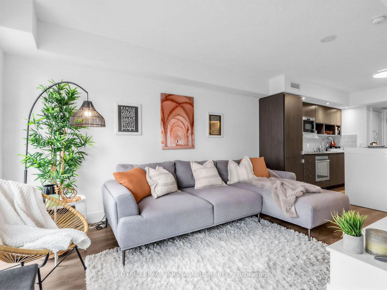89 Mcgill Street #1204