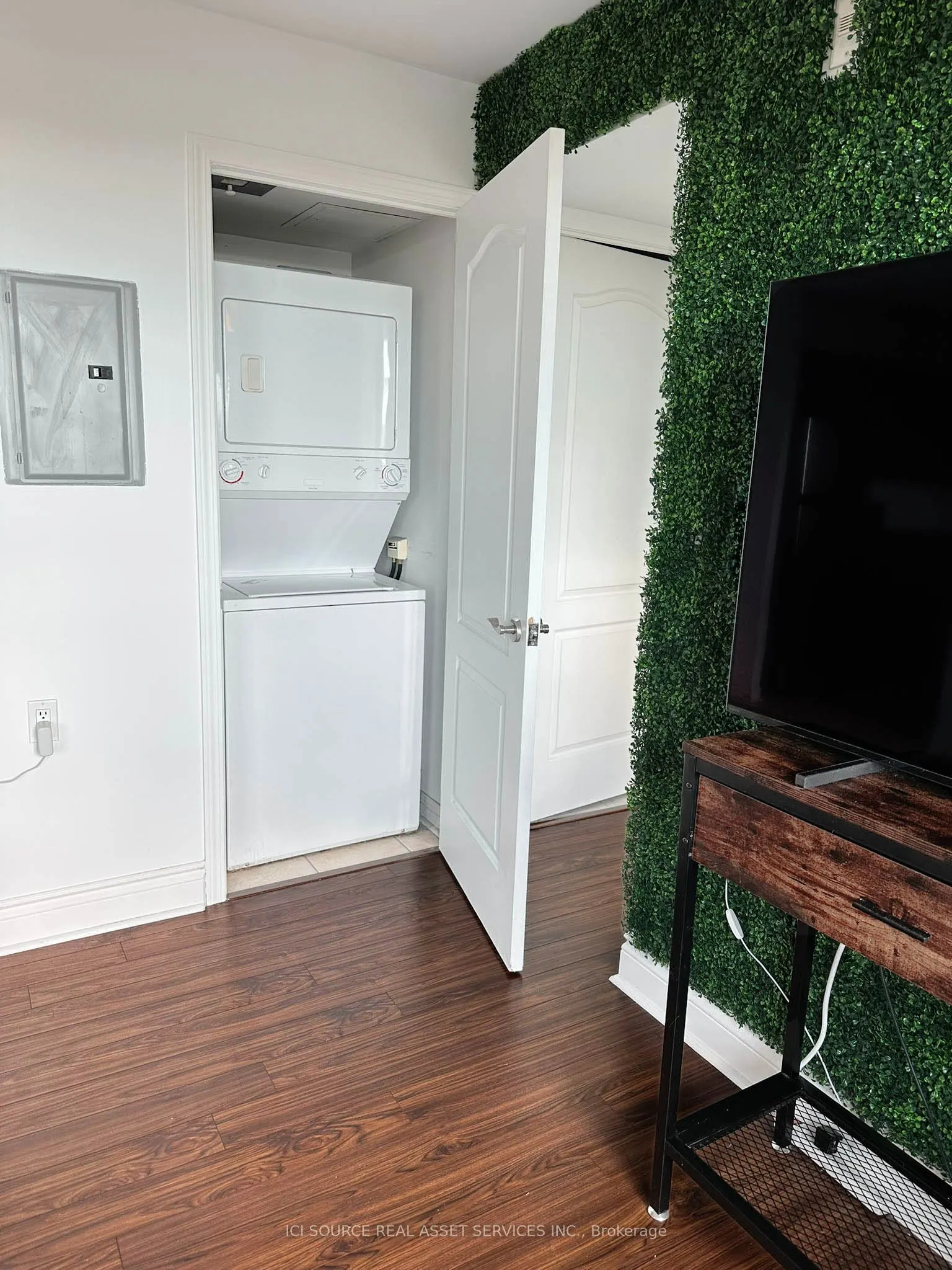 935 Sheppard Avenue W #901