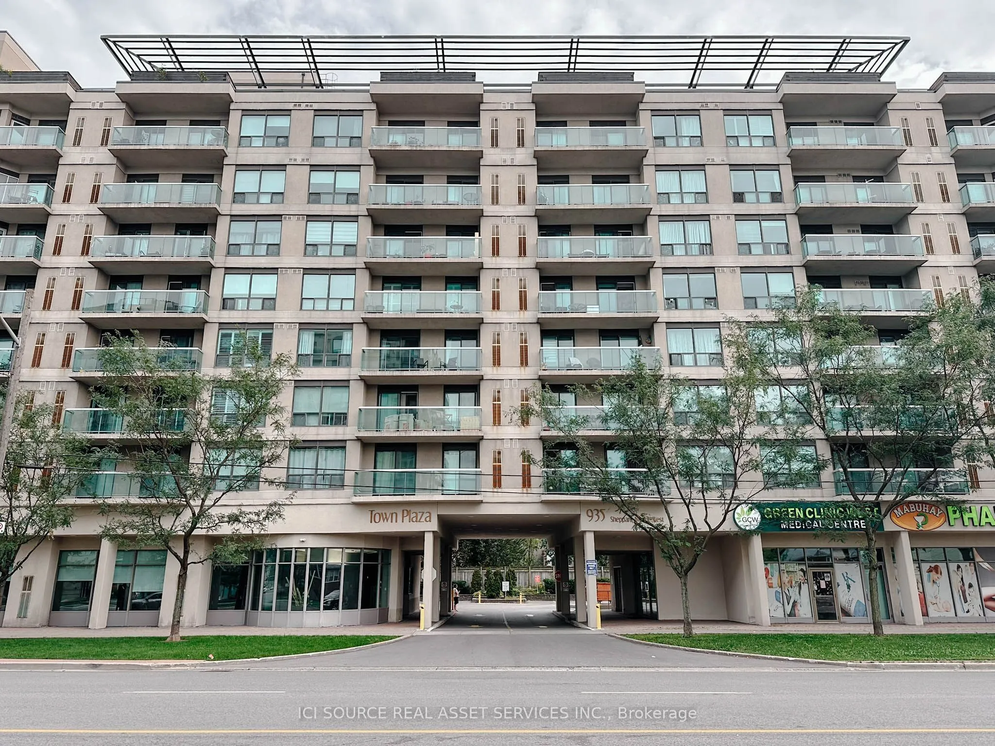 935 Sheppard Avenue W #901
