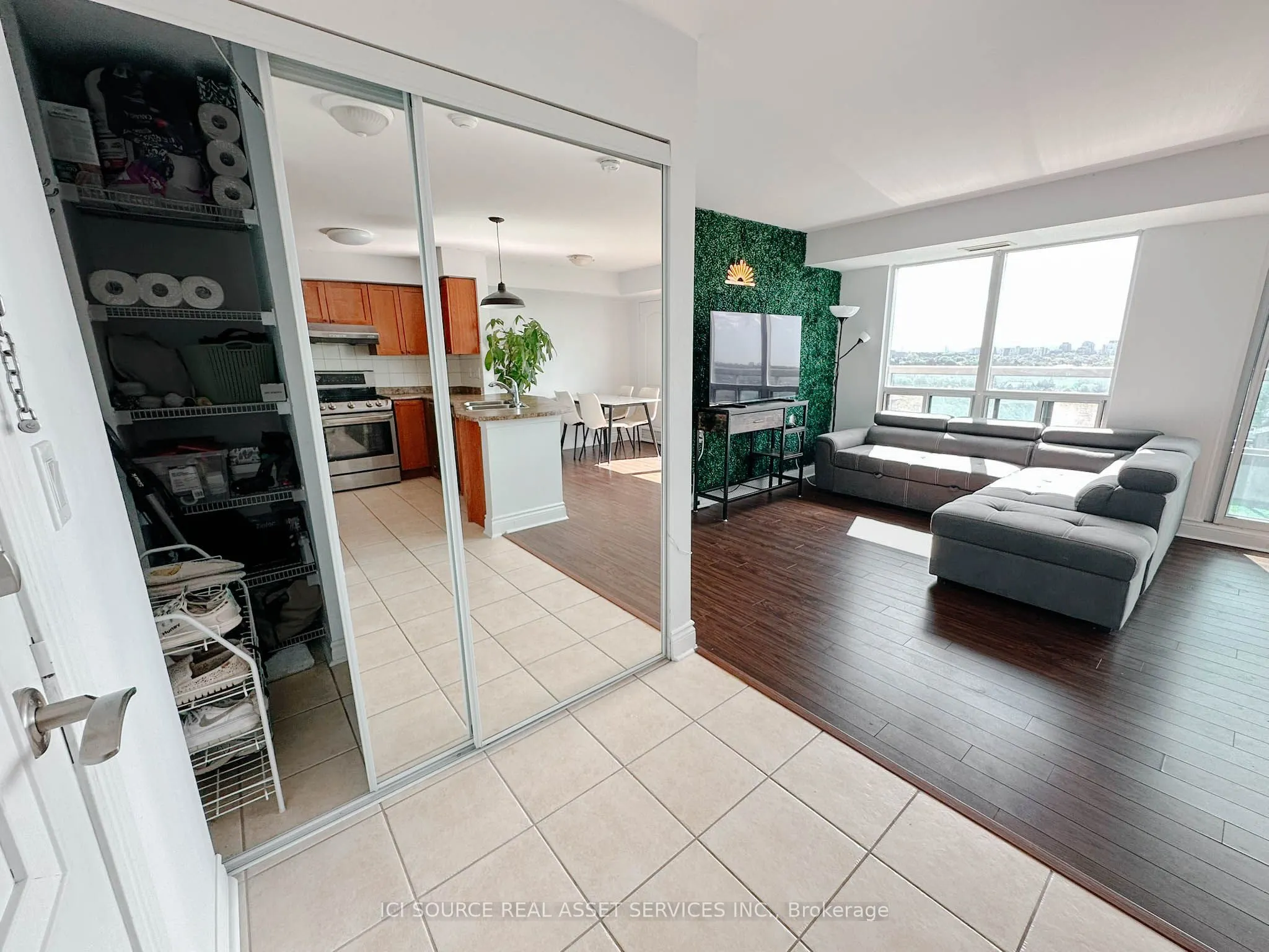 935 Sheppard Avenue W #901