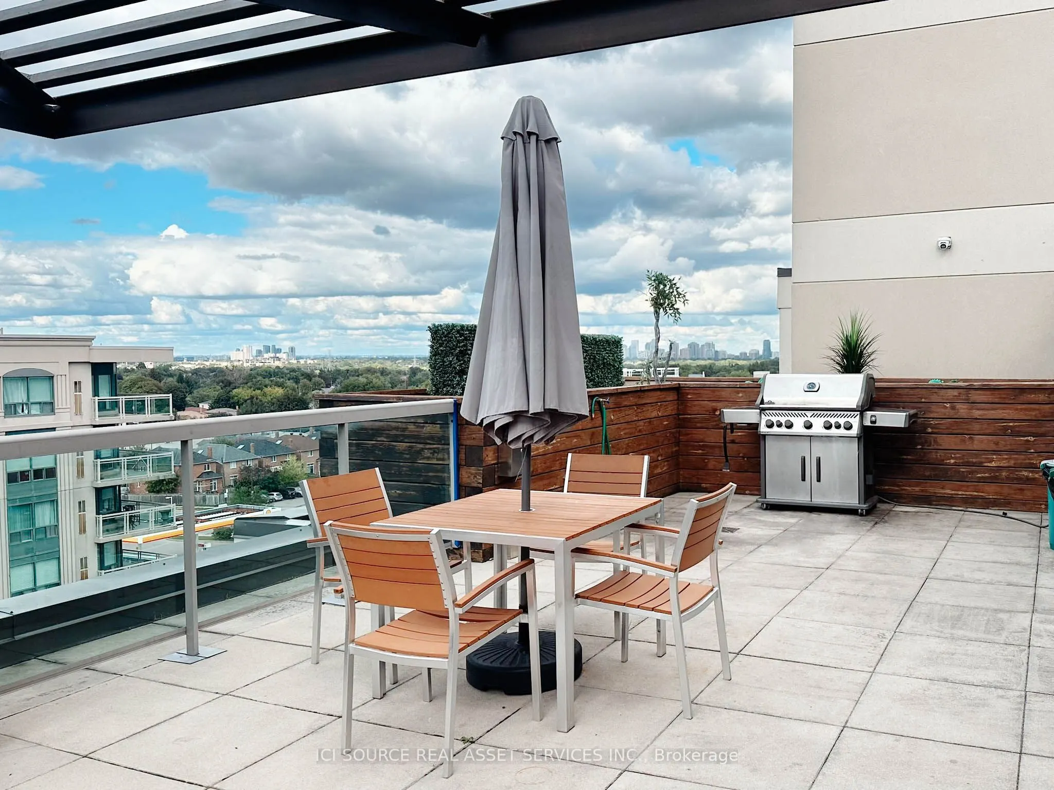 935 Sheppard Avenue W #901