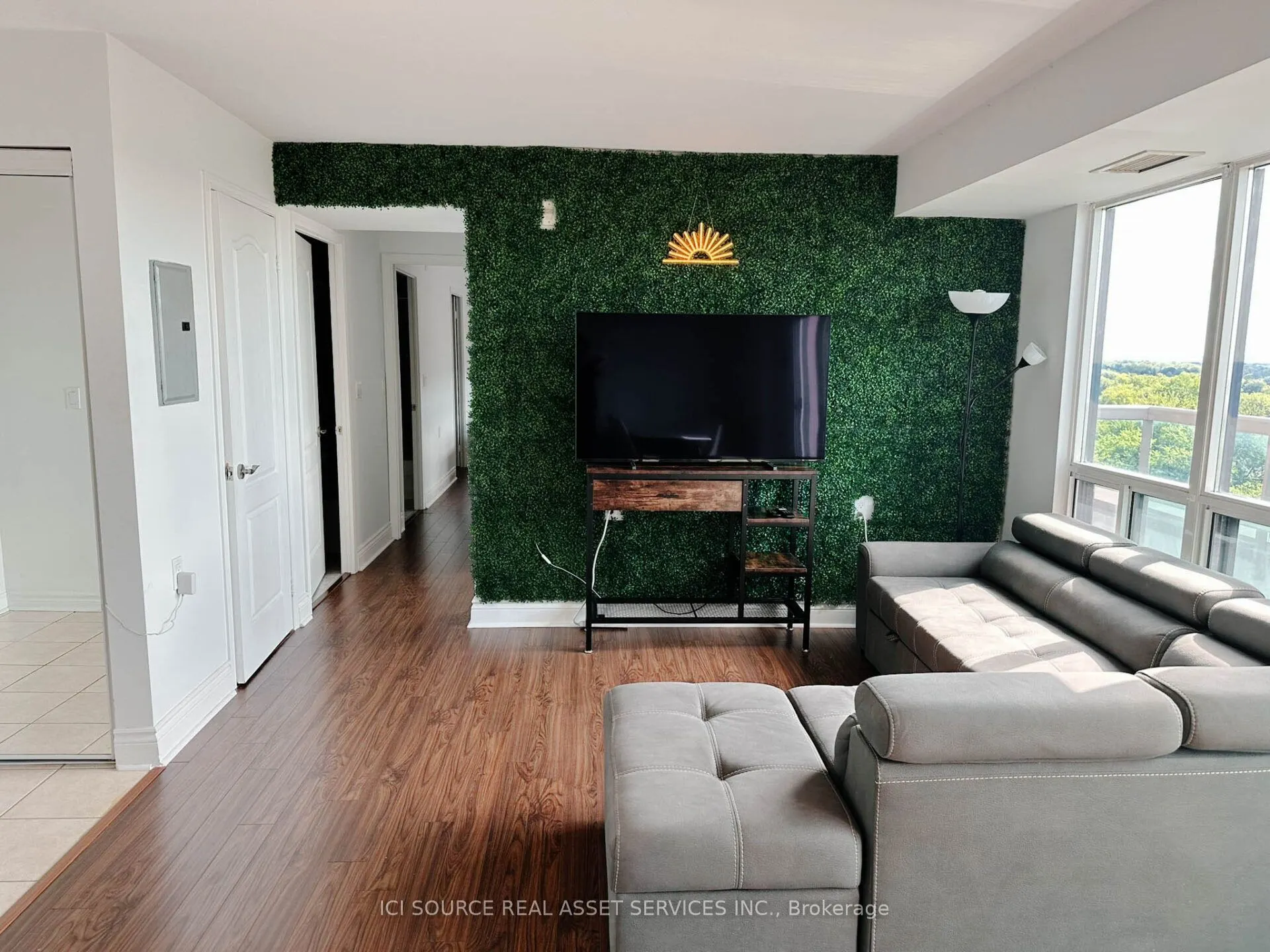 935 Sheppard Avenue W #901