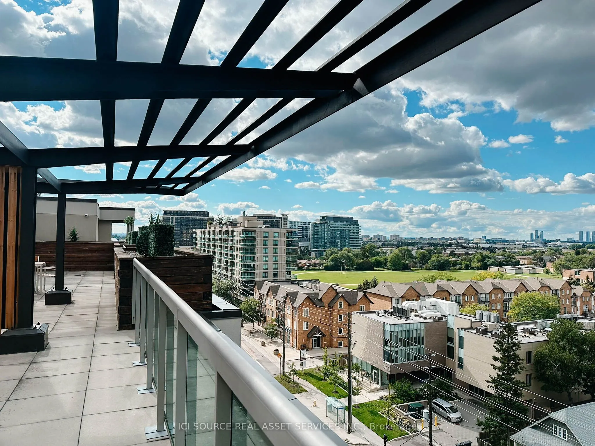 935 Sheppard Avenue W #901