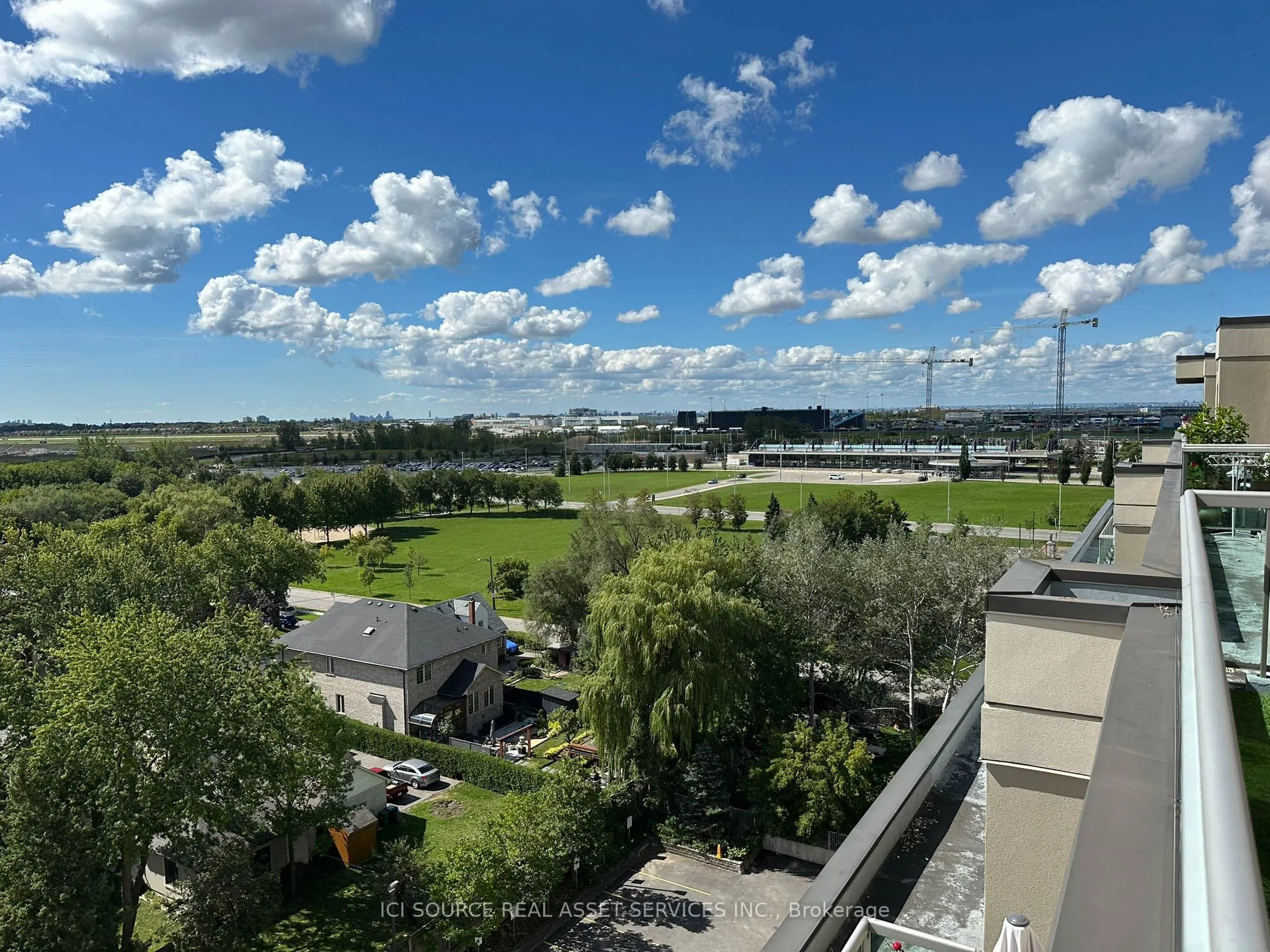 935 Sheppard Avenue W #901