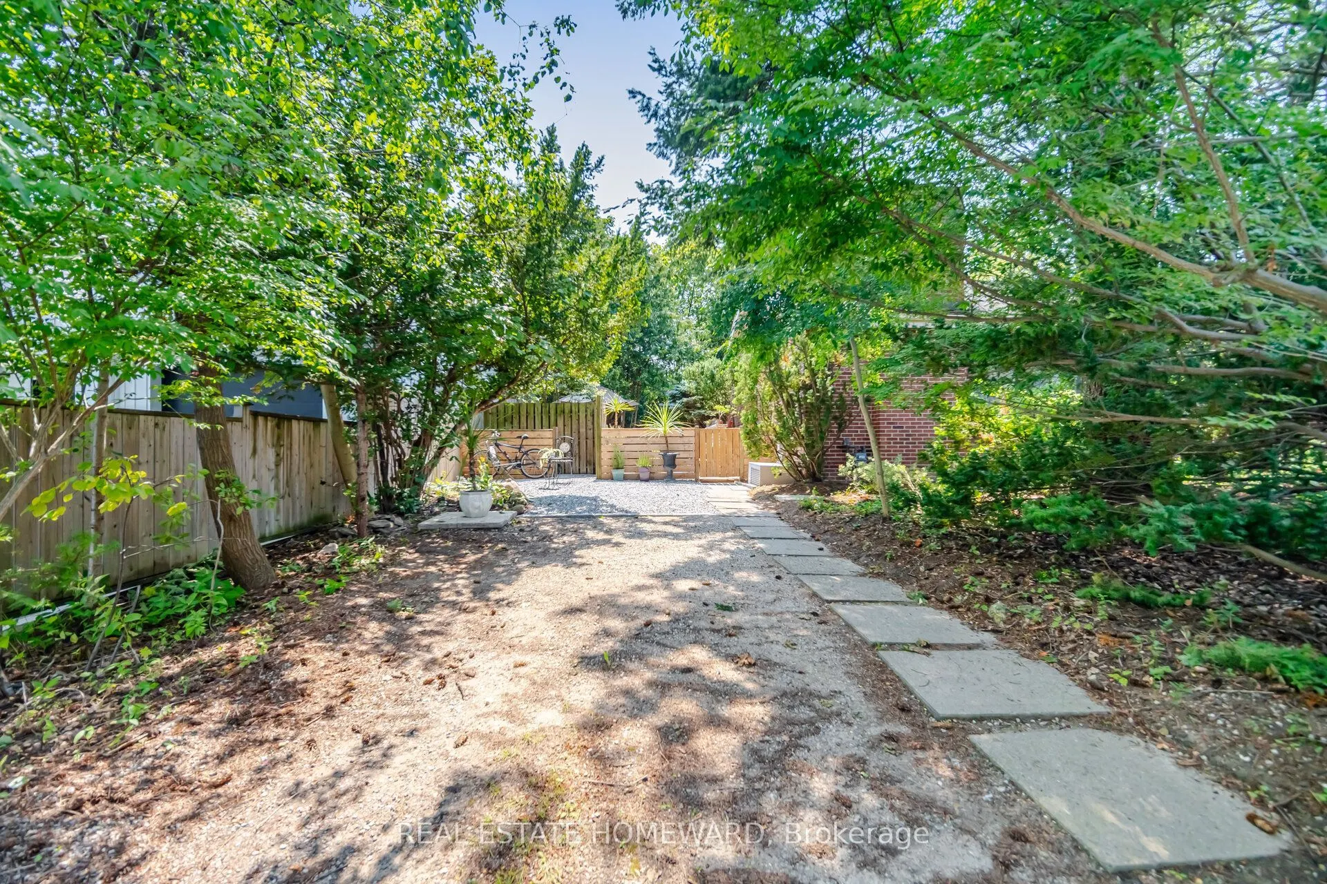 3 Shadwell Place