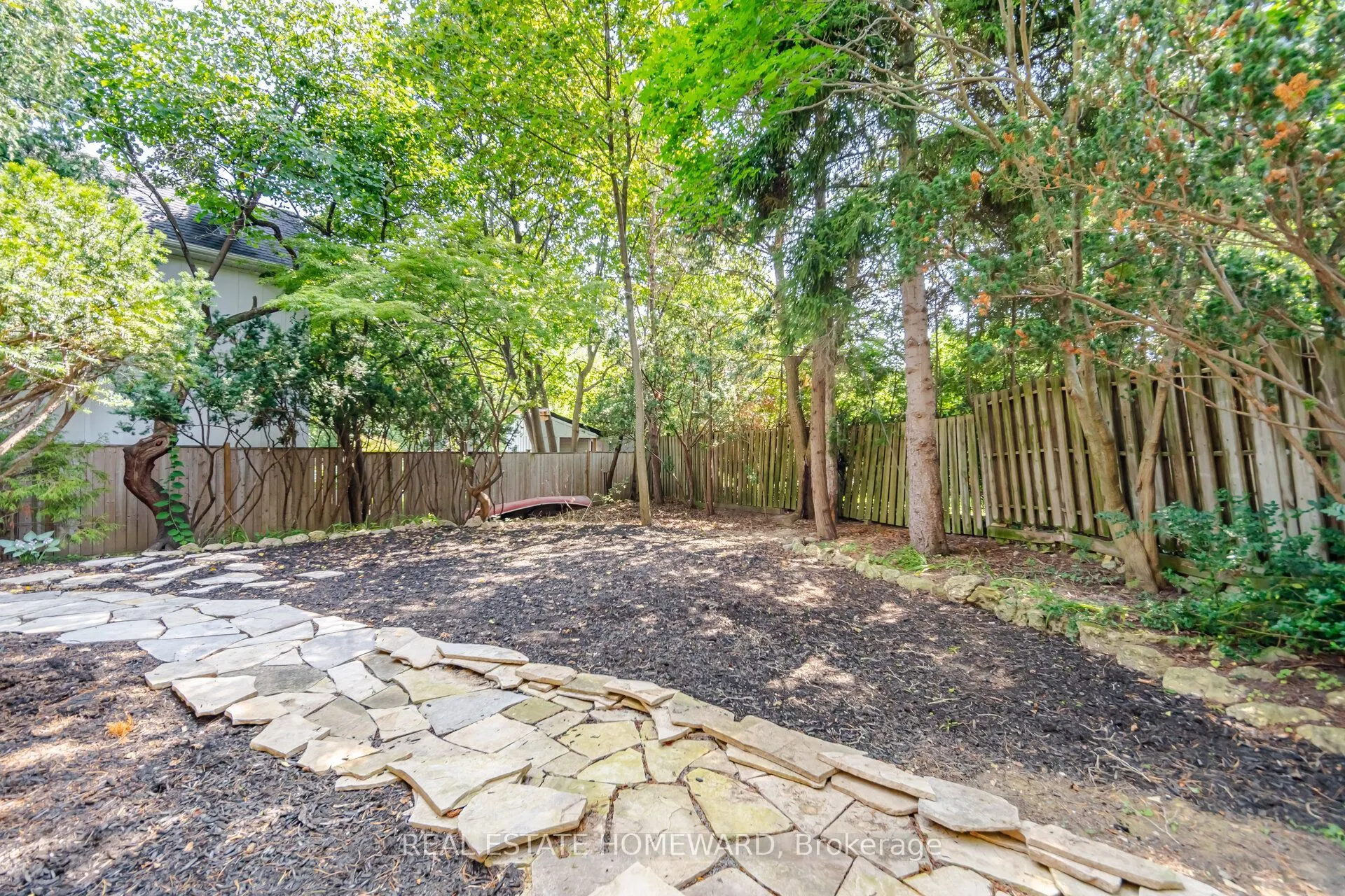 3 Shadwell Place