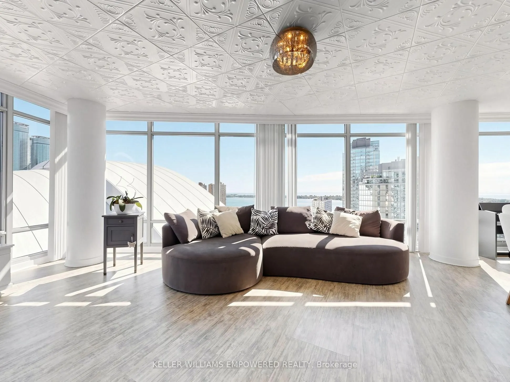 81 Navy Wharf Court #2815