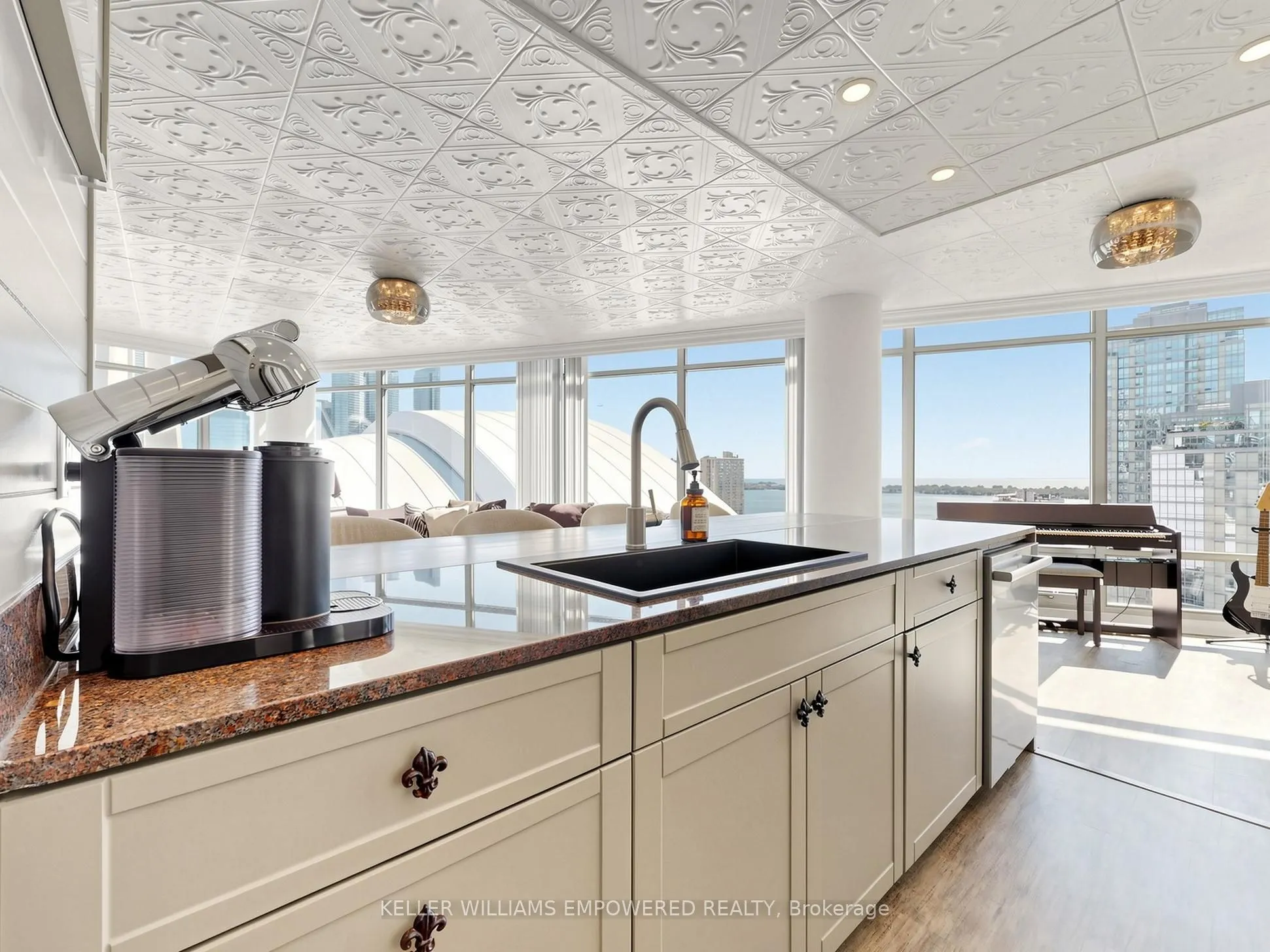 81 Navy Wharf Court #2815