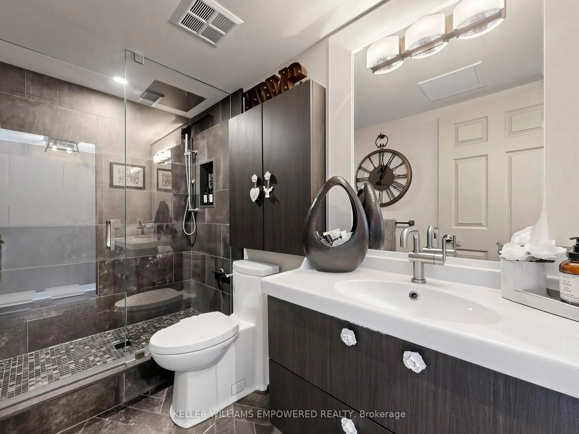 81 Navy Wharf Court #2815