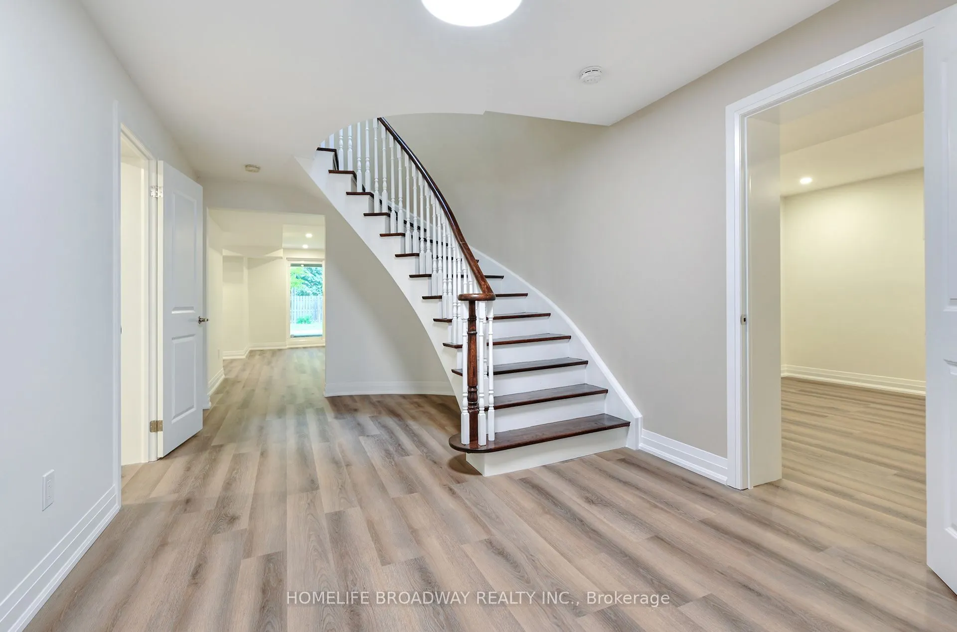 30 Gossamer Avenue