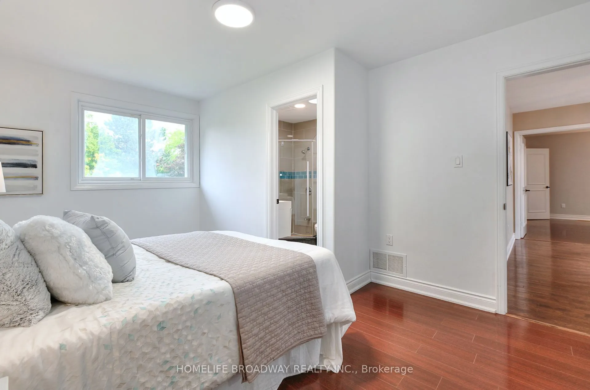 30 Gossamer Avenue