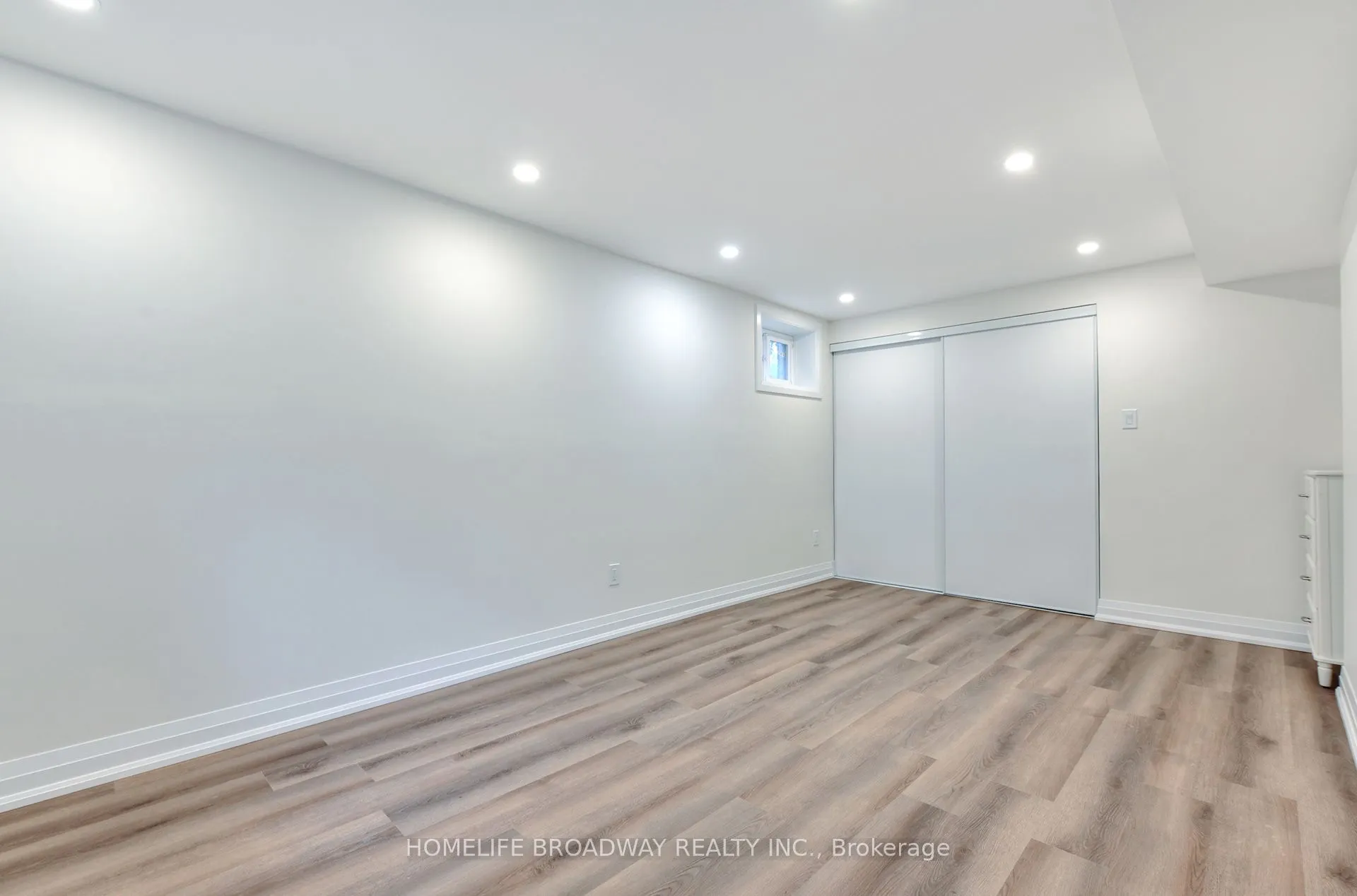 30 Gossamer Avenue