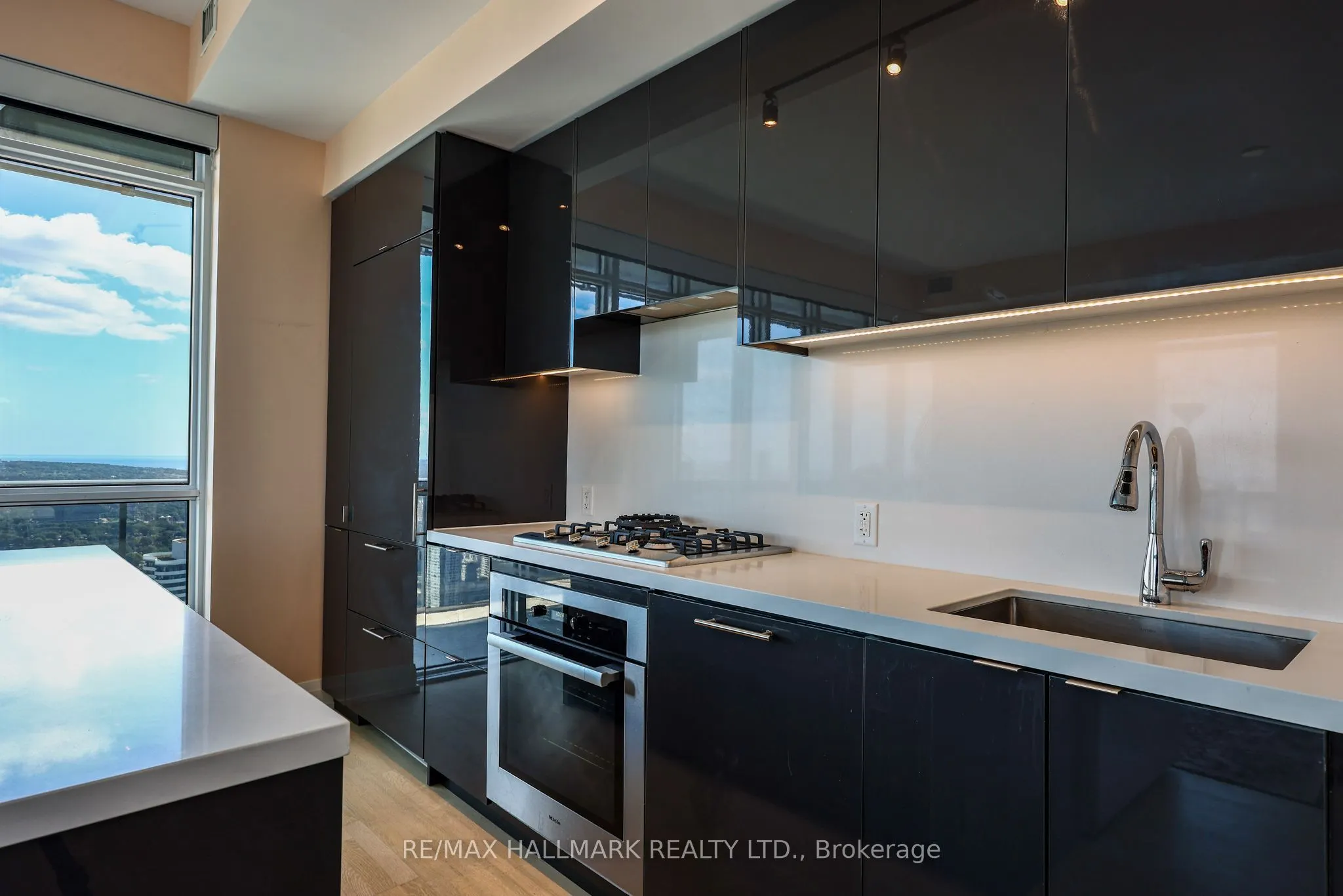 7 Grenville Street #6005