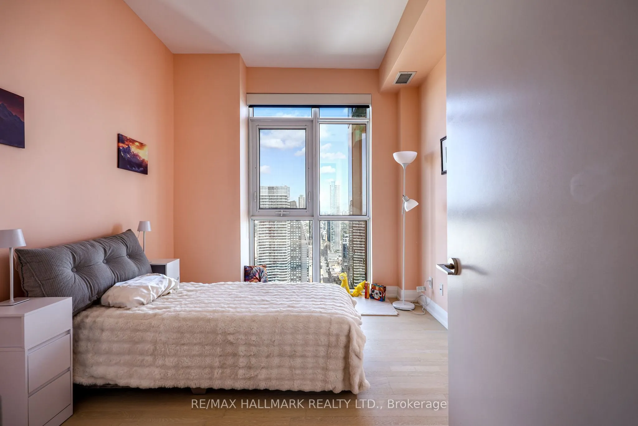 7 Grenville Street #6005