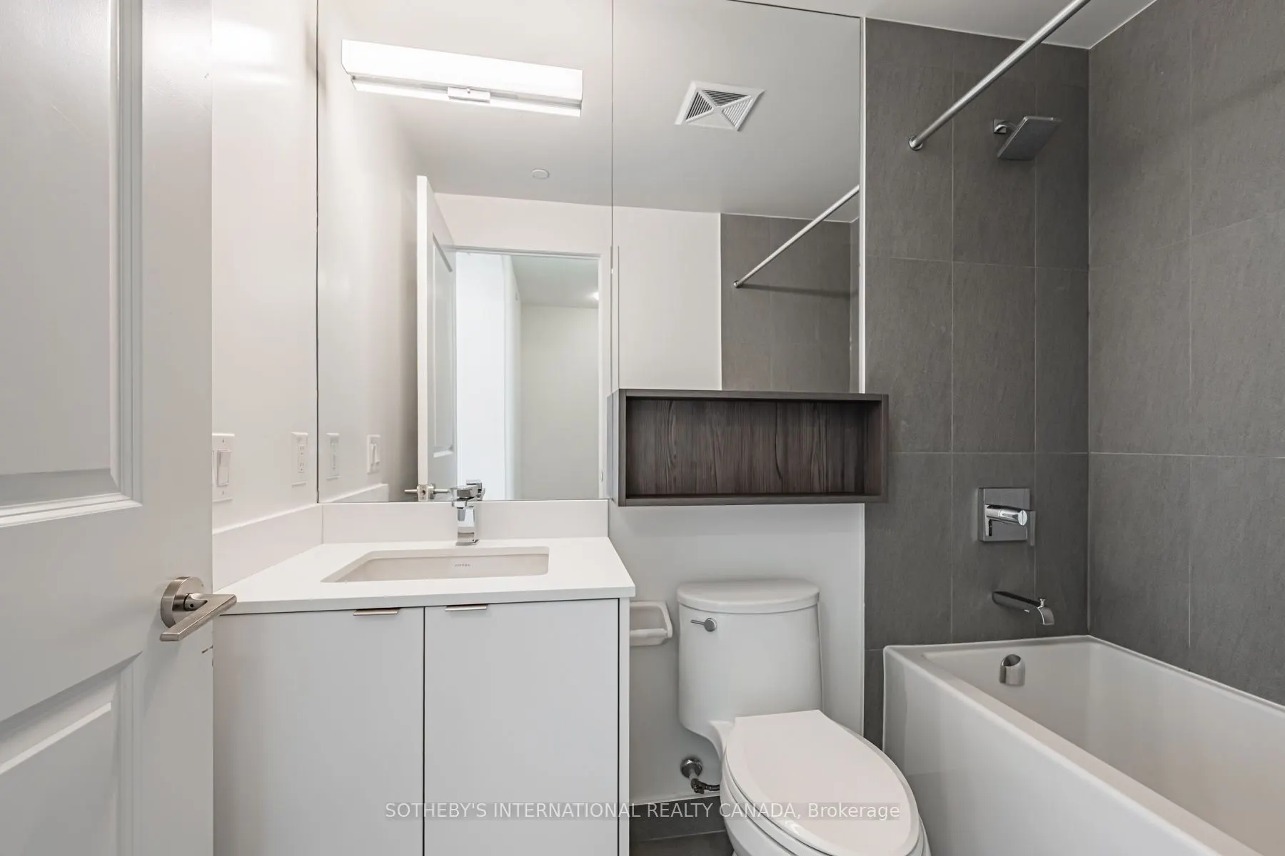 100 Dalhousie Street #907