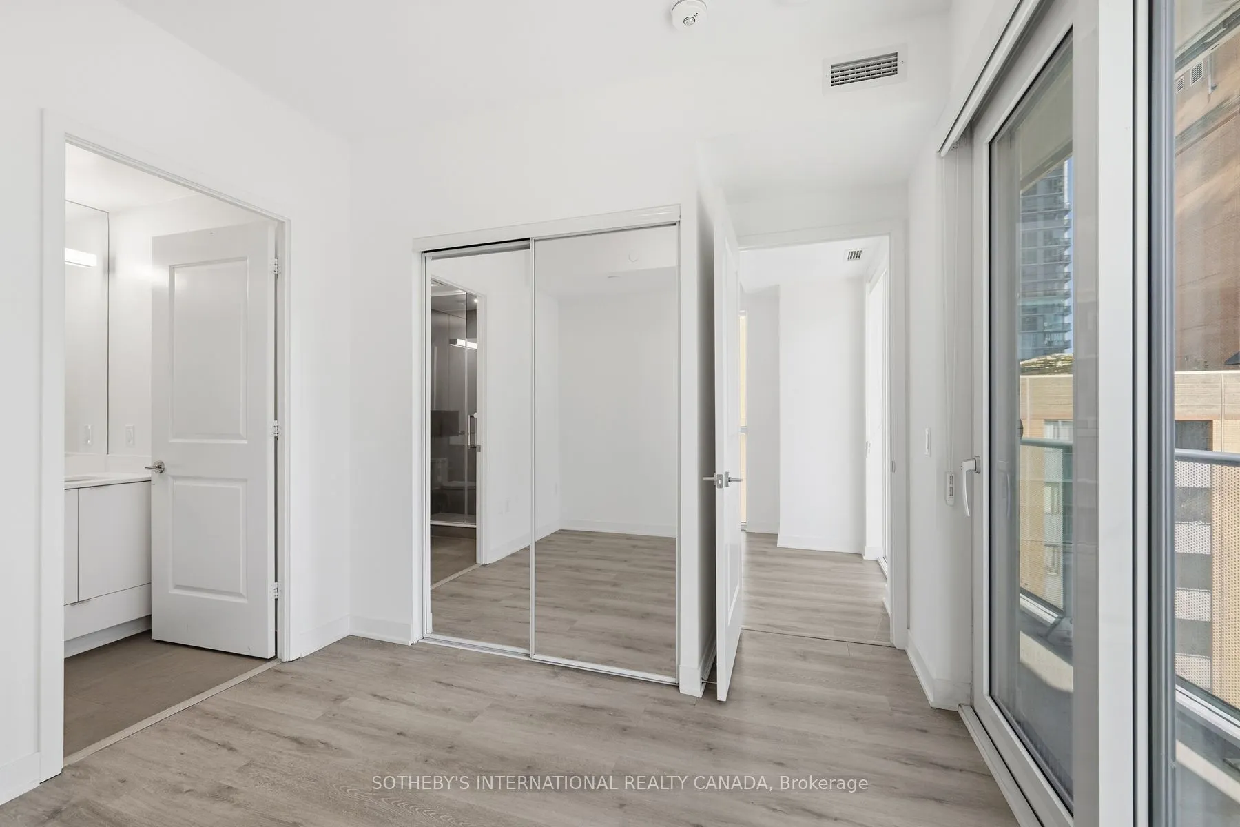100 Dalhousie Street #907