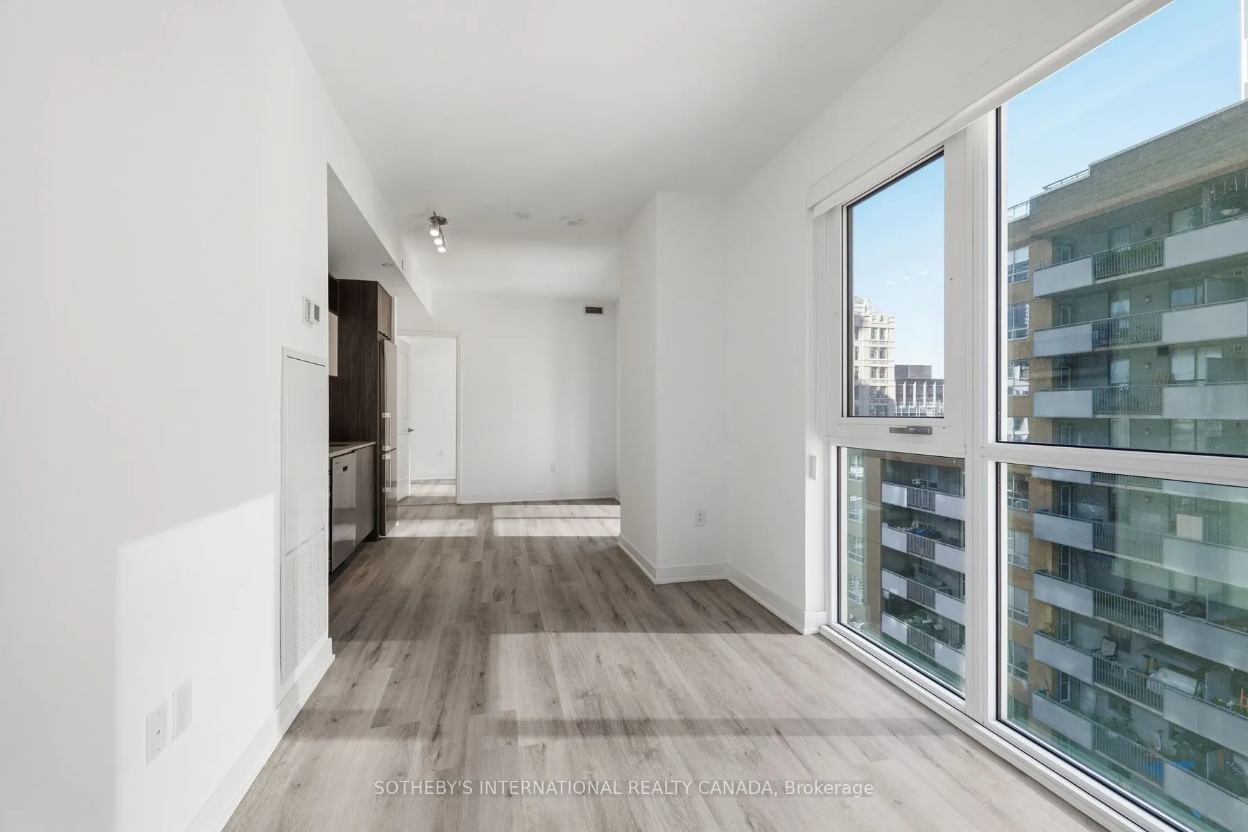 100 Dalhousie Street #907