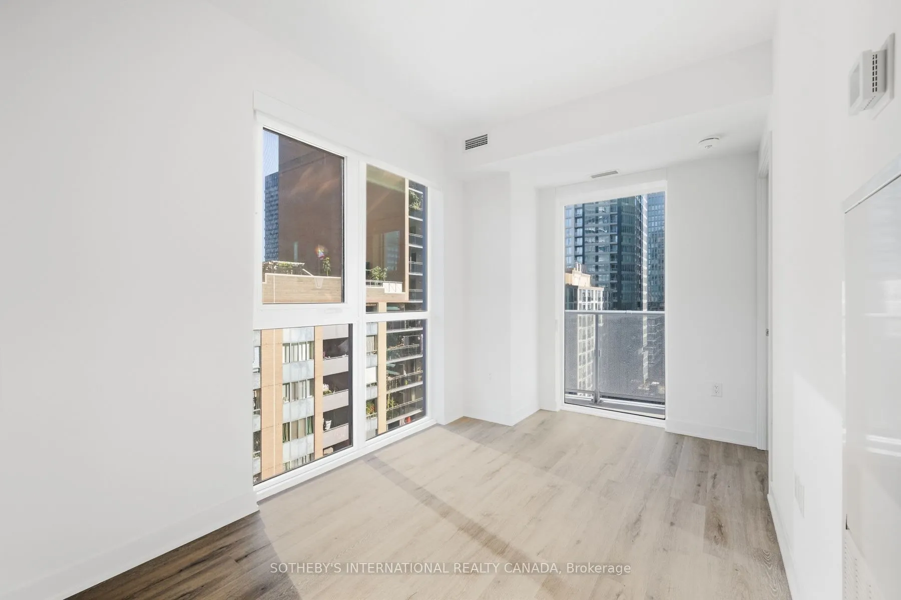 100 Dalhousie Street #907