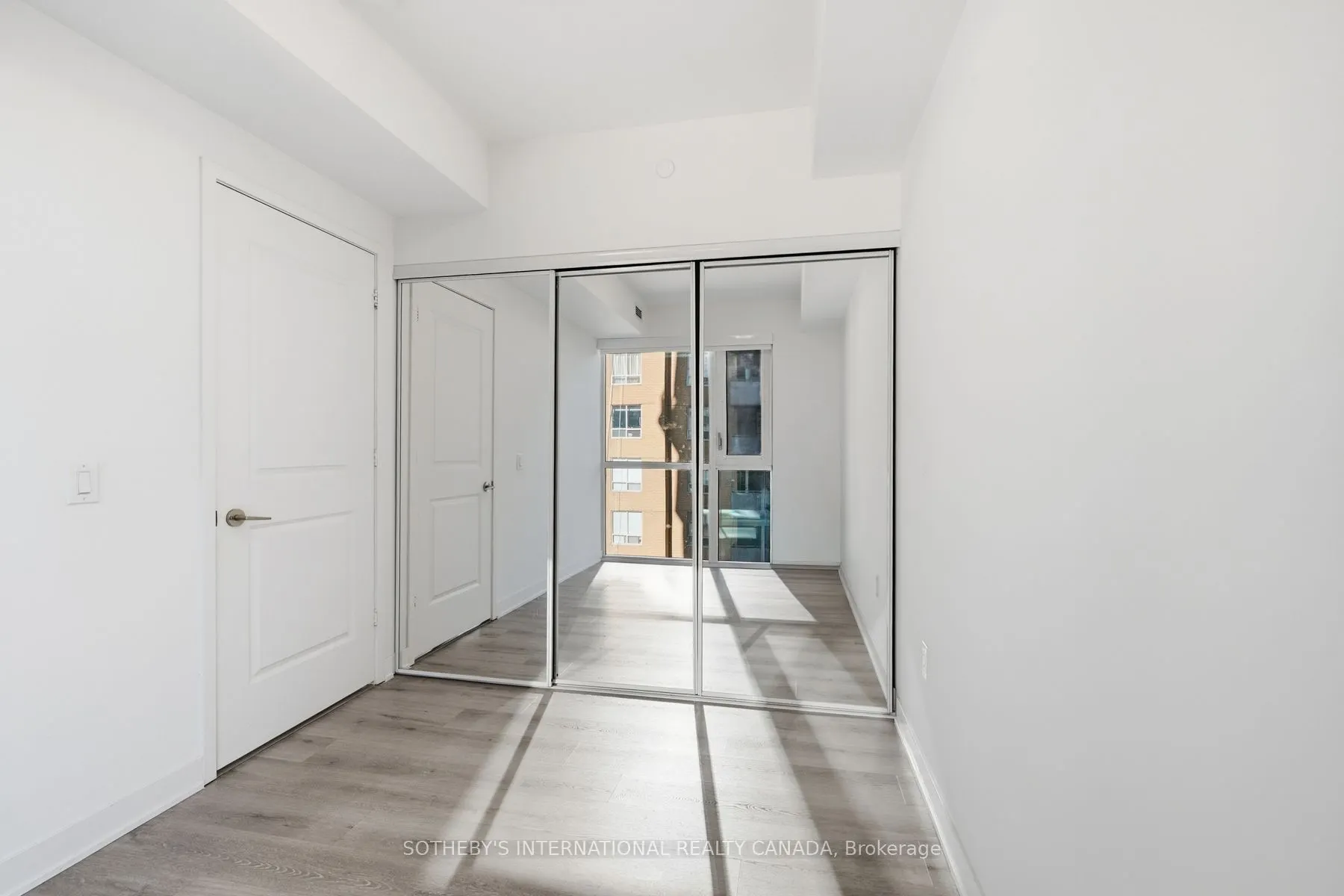 100 Dalhousie Street #907
