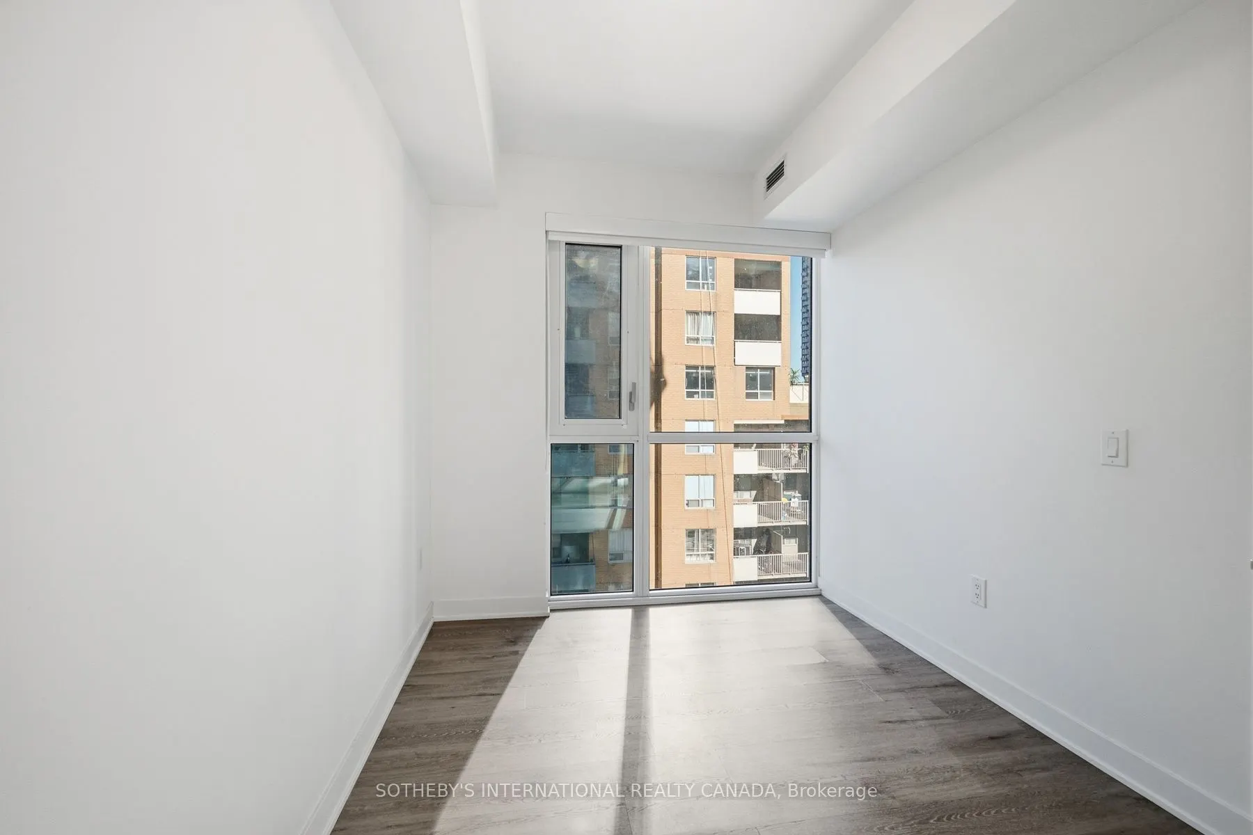100 Dalhousie Street #907