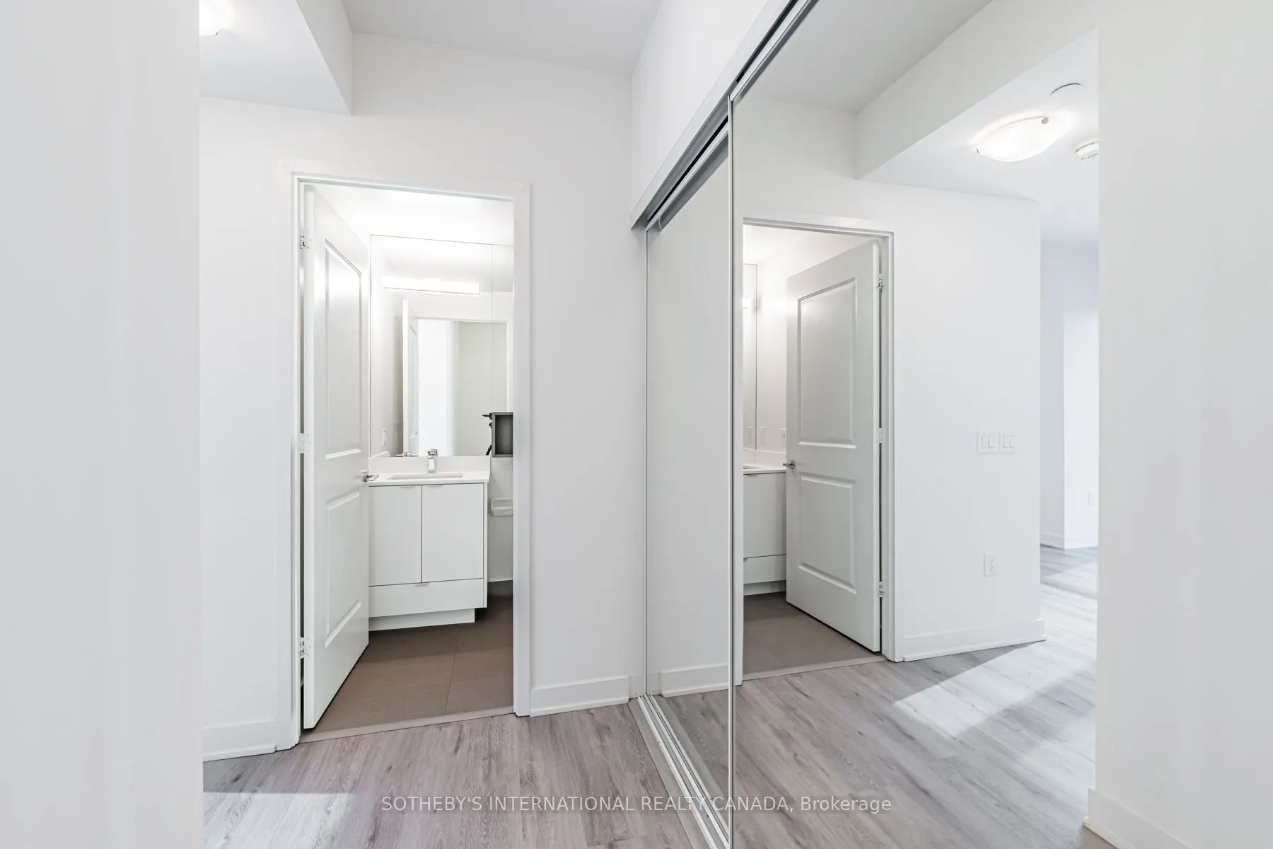 100 Dalhousie Street #907