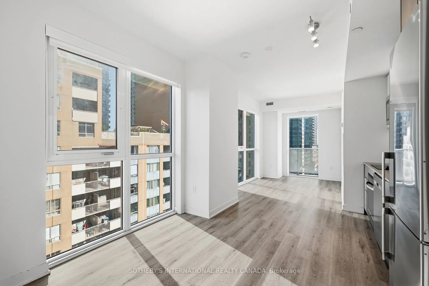 100 Dalhousie Street #907