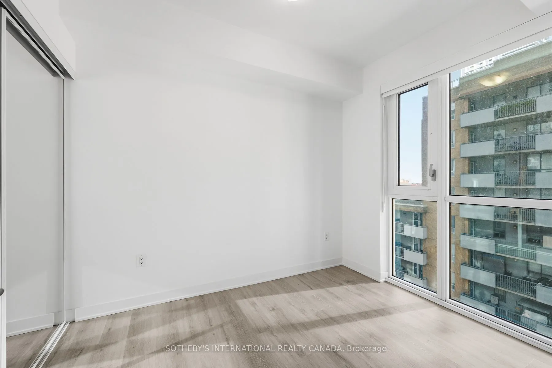 100 Dalhousie Street #907