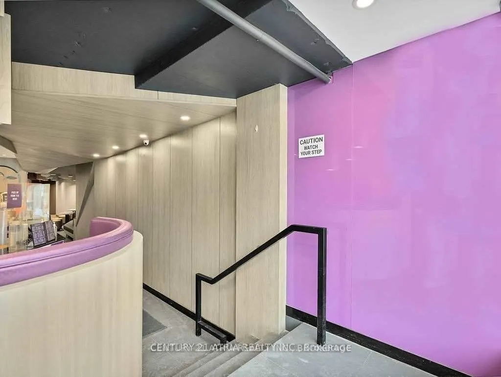 895 Lawrence Avenue E #15