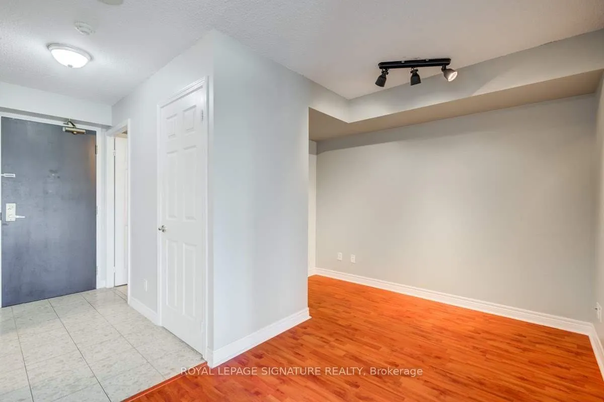 51 Lower Simcoe Street #509