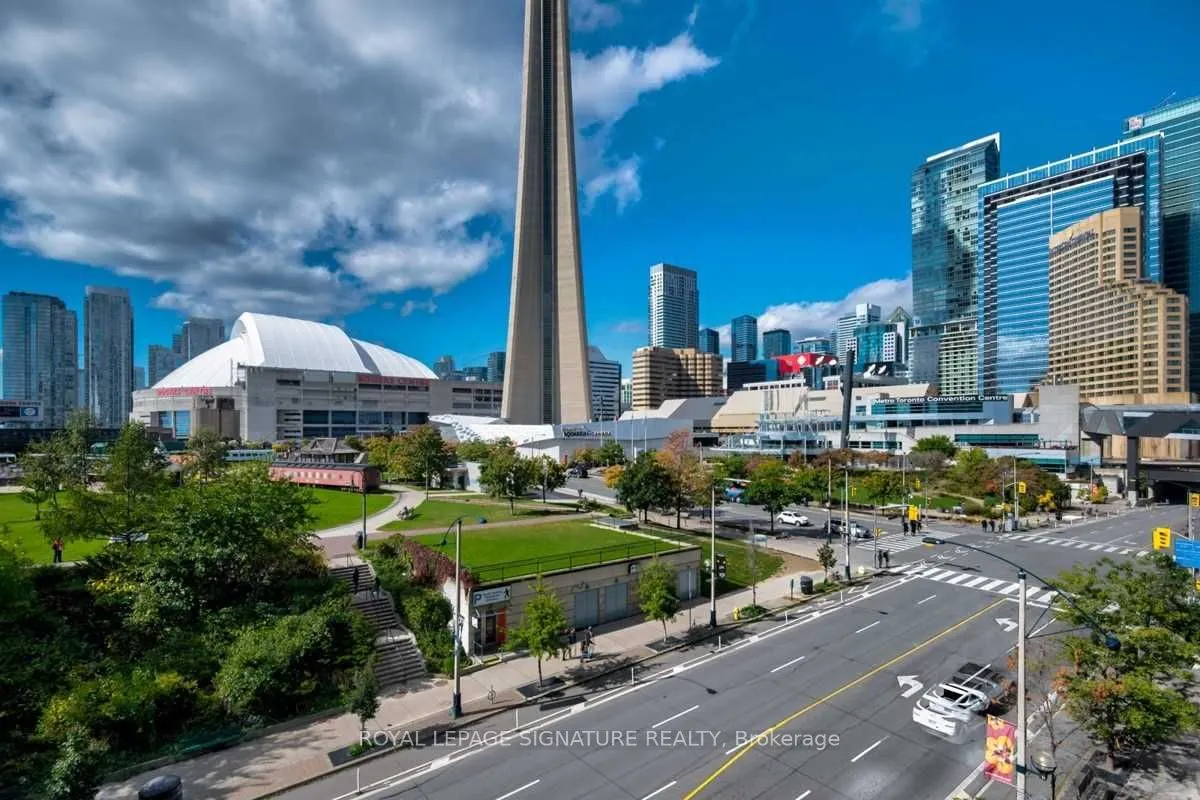 51 Lower Simcoe Street #509