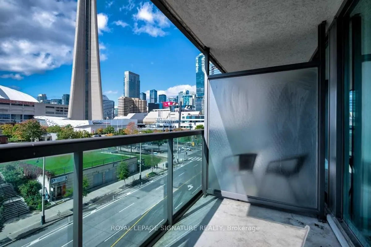 51 Lower Simcoe Street #509