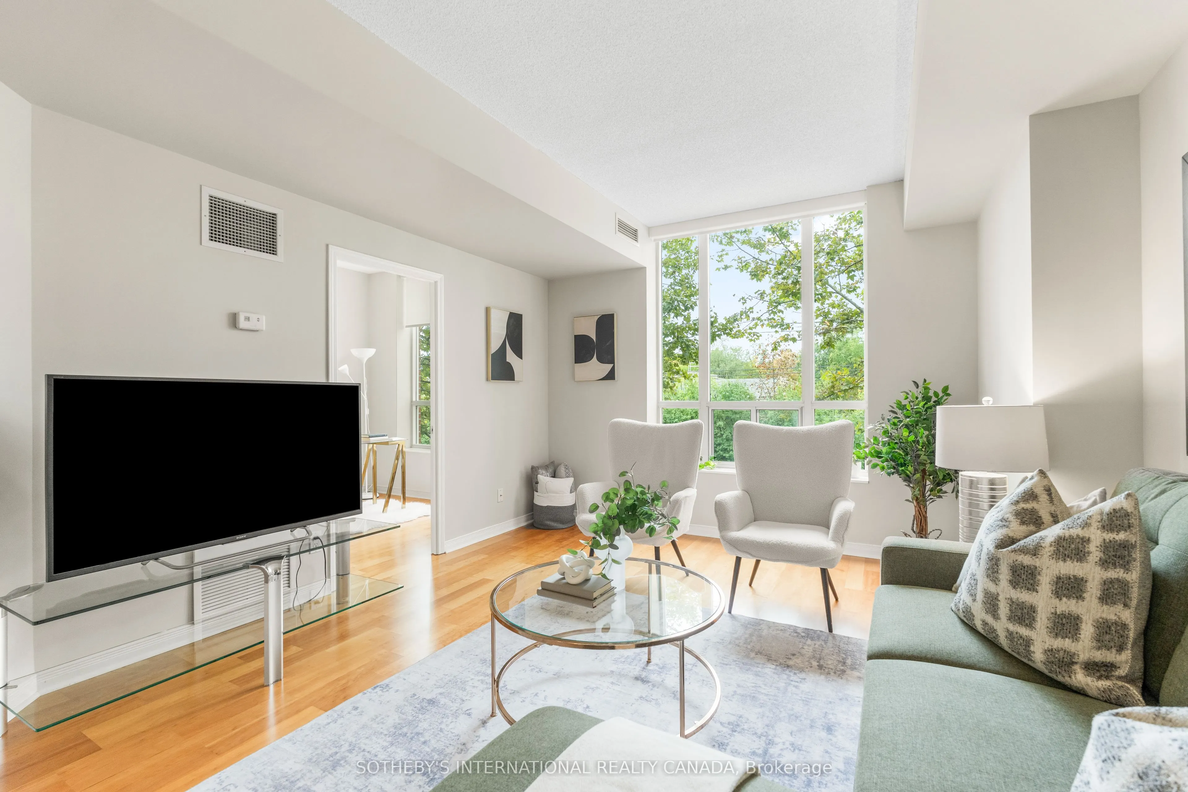 481 Rosewell Avenue #212