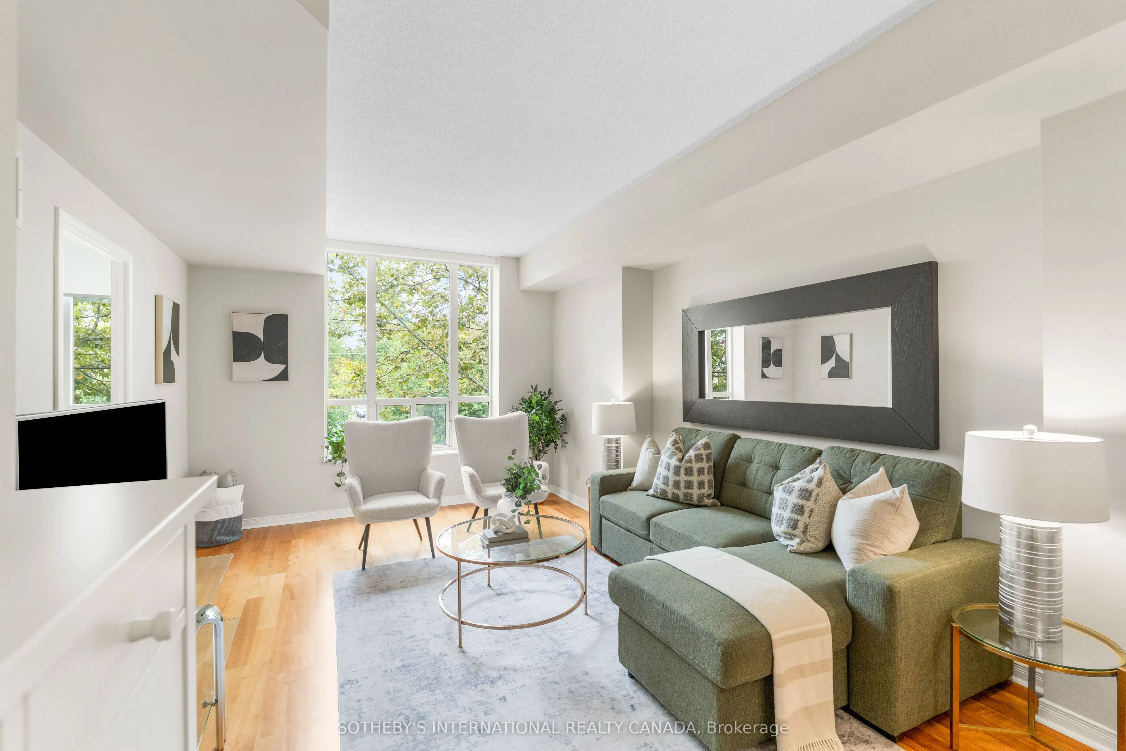 481 Rosewell Avenue #212