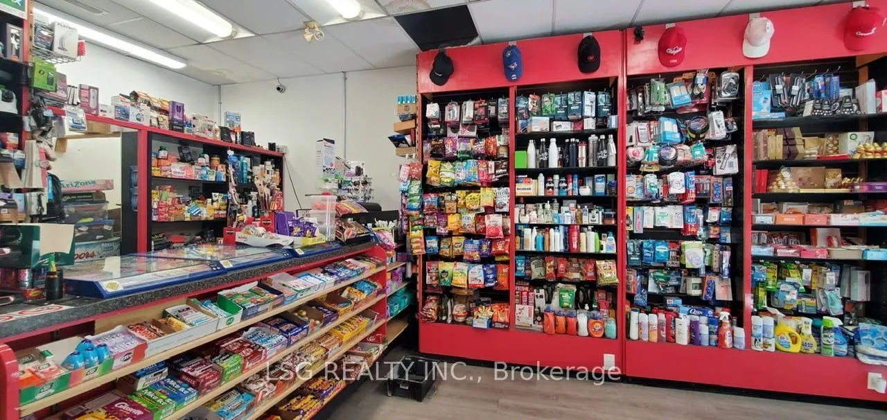 96 Gerrard Street E