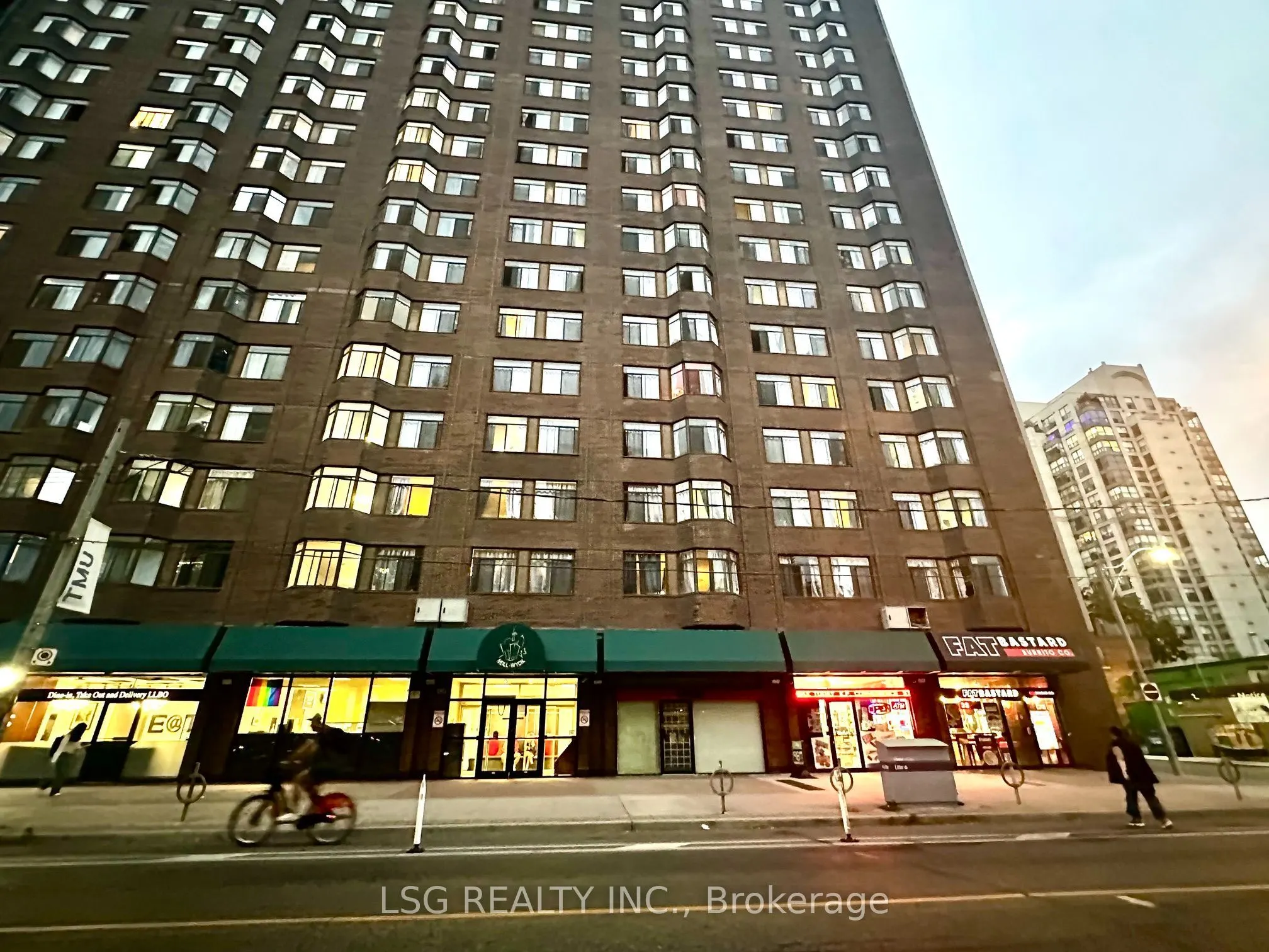 96 Gerrard Street E