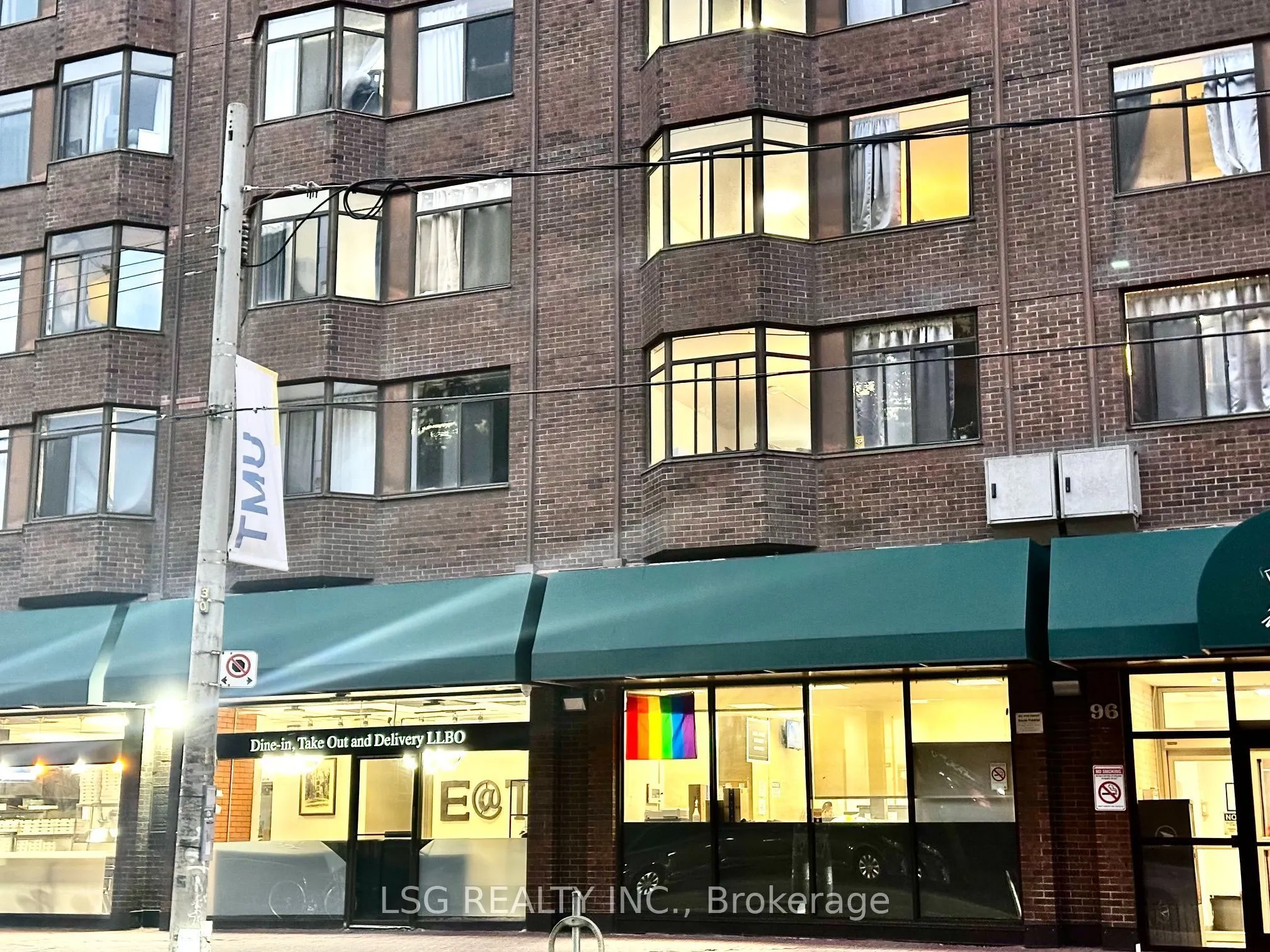 96 Gerrard Street E