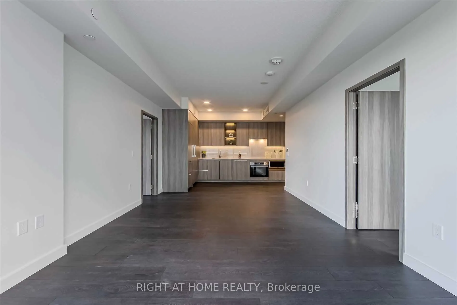 95 Mcmahon Drive #1602