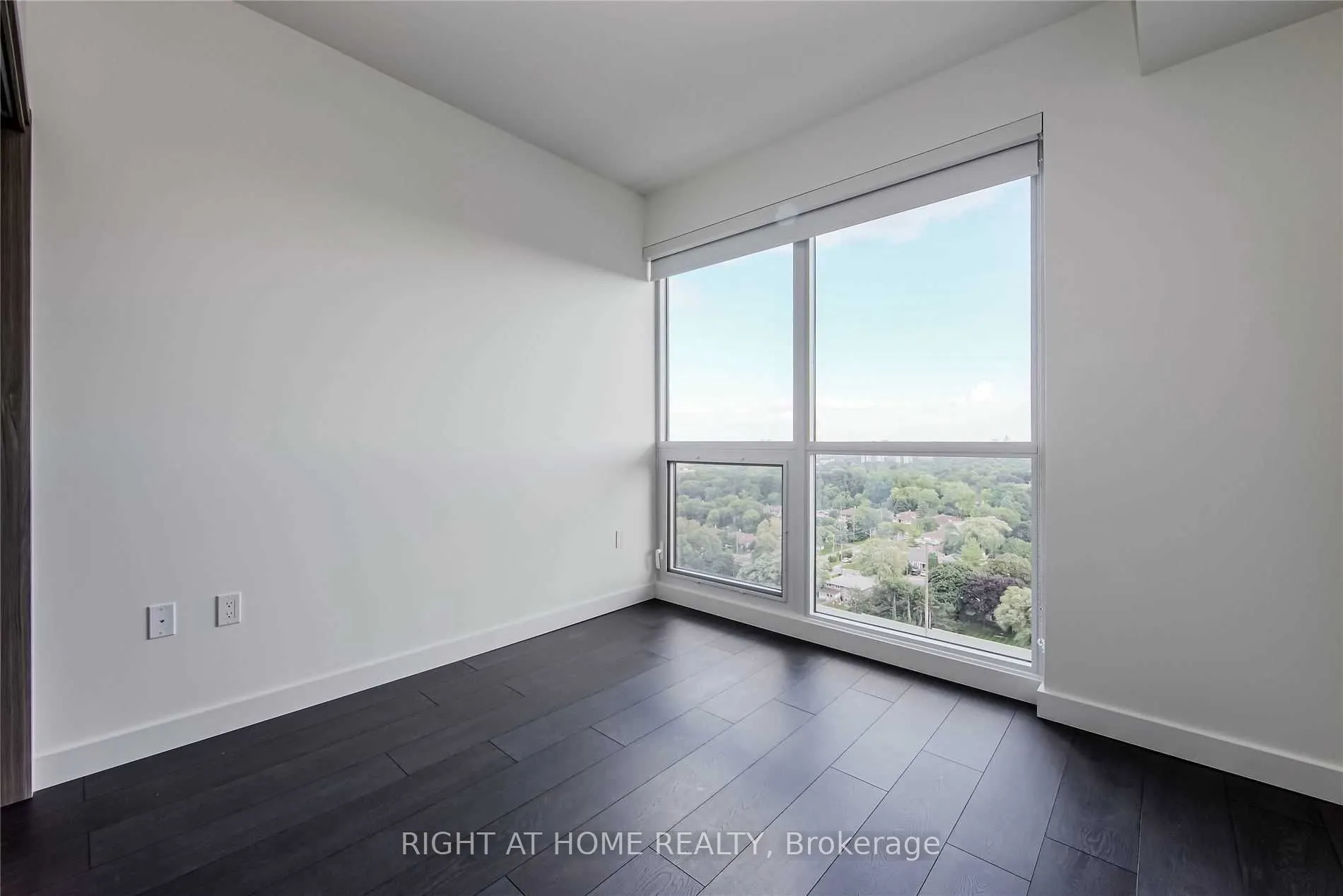 95 Mcmahon Drive #1602