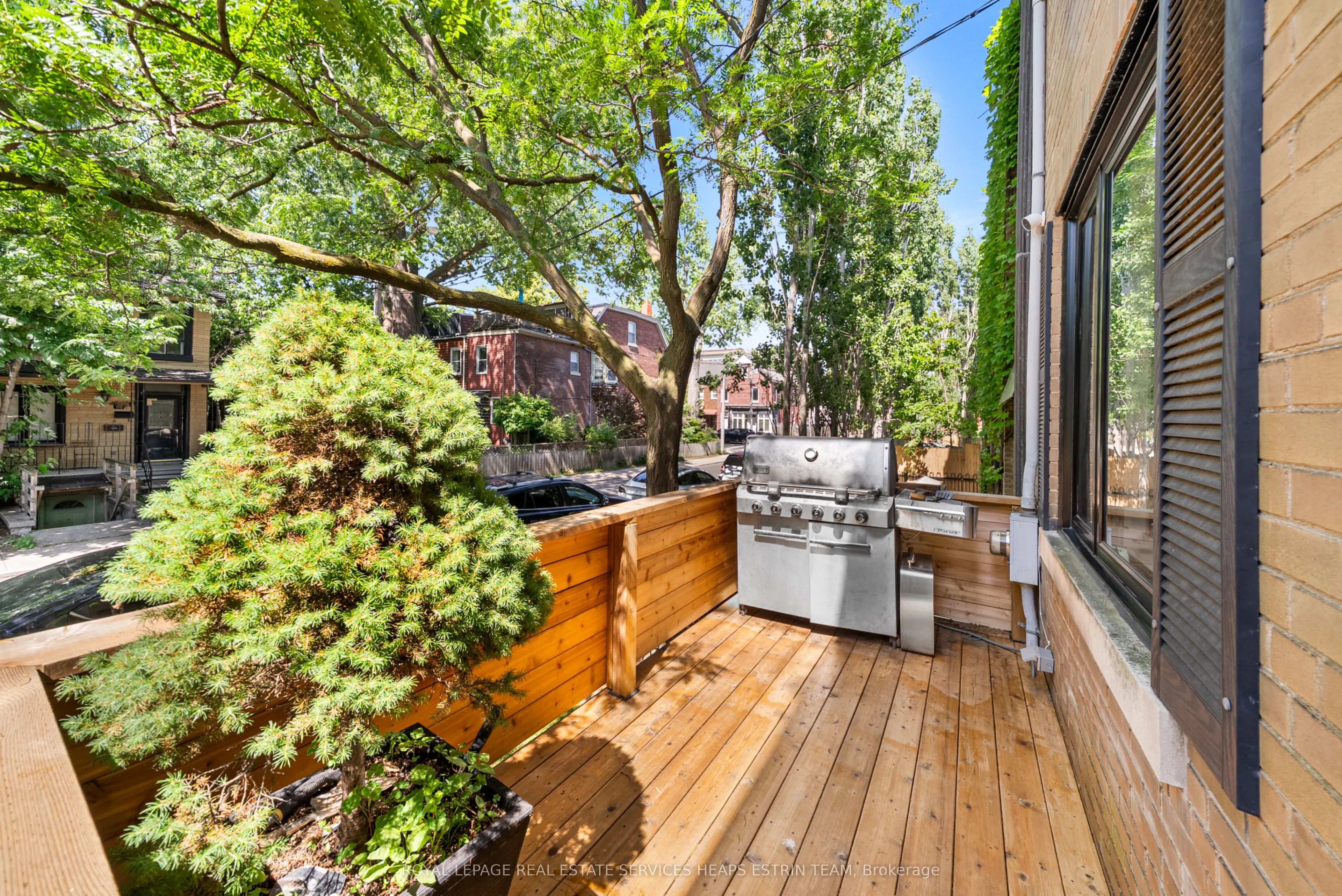 115 Robinson Street