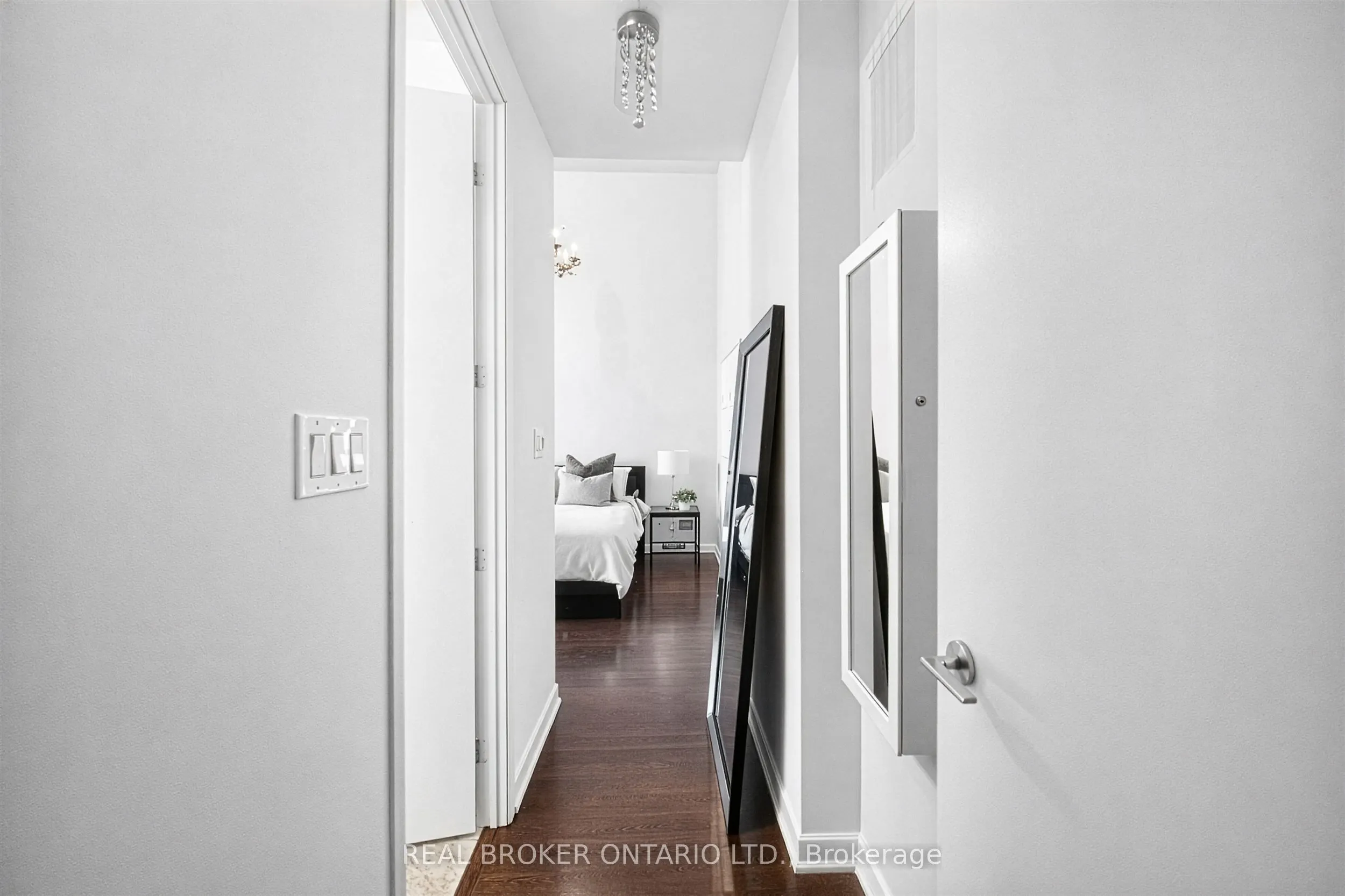 380 Macpherson Avenue #209
