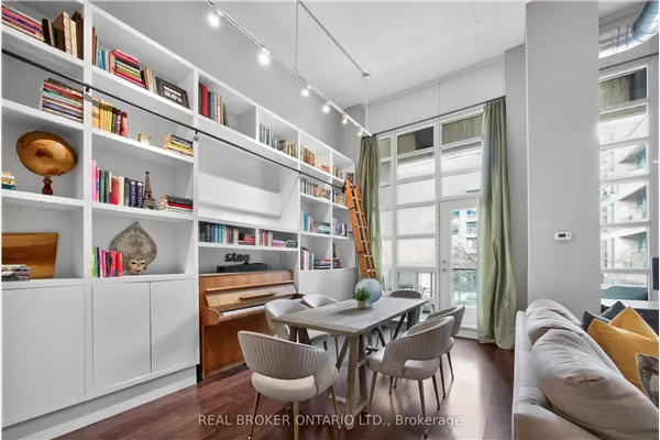 380 Macpherson Avenue #209