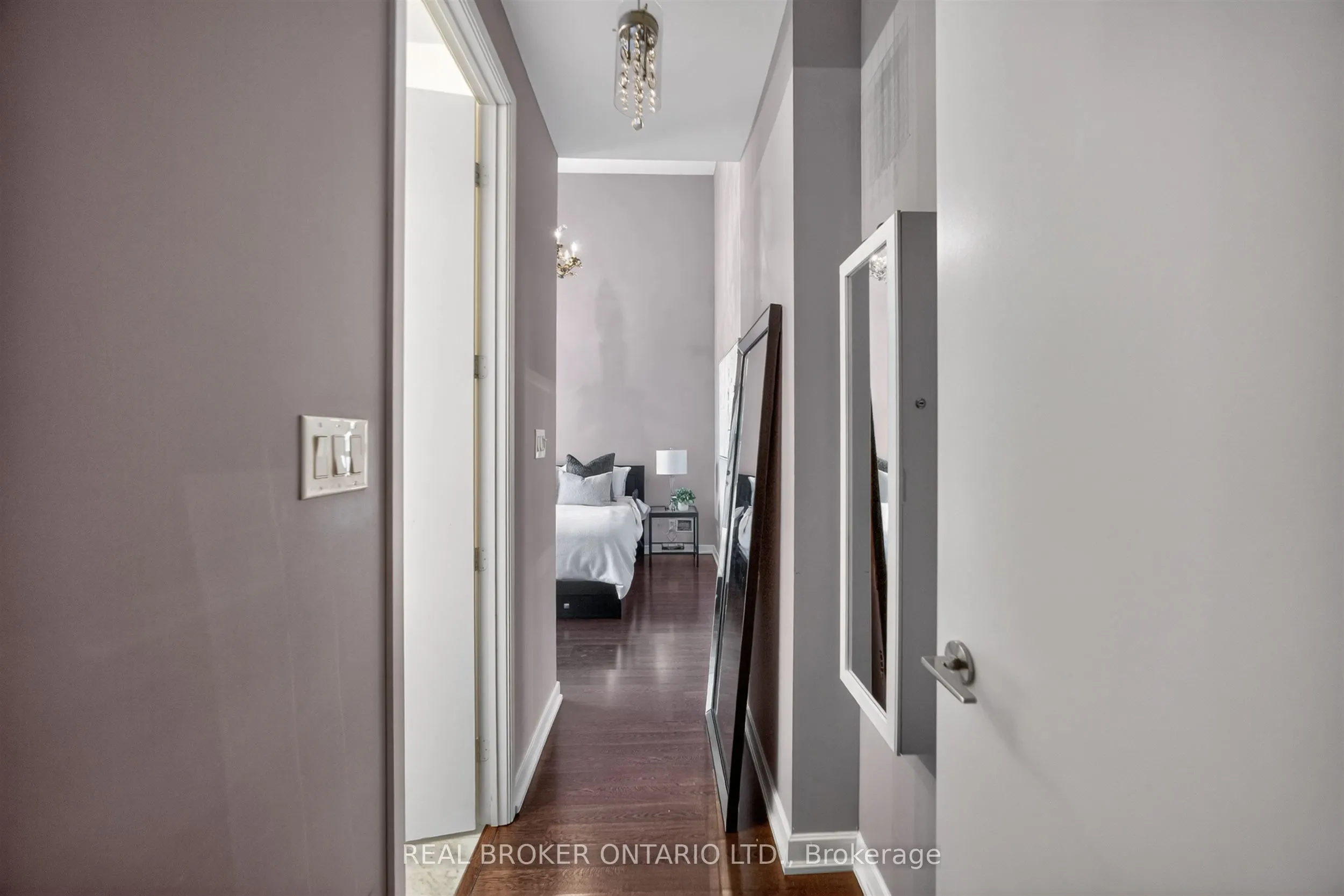 380 Macpherson Avenue #209