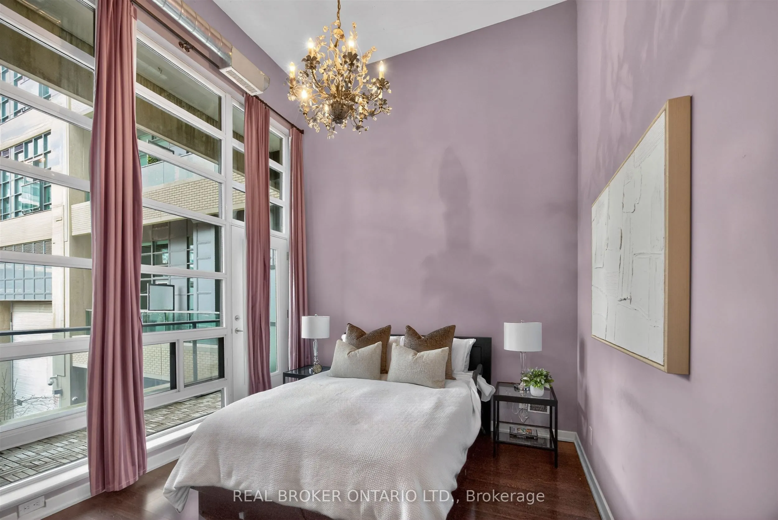 380 Macpherson Avenue #209