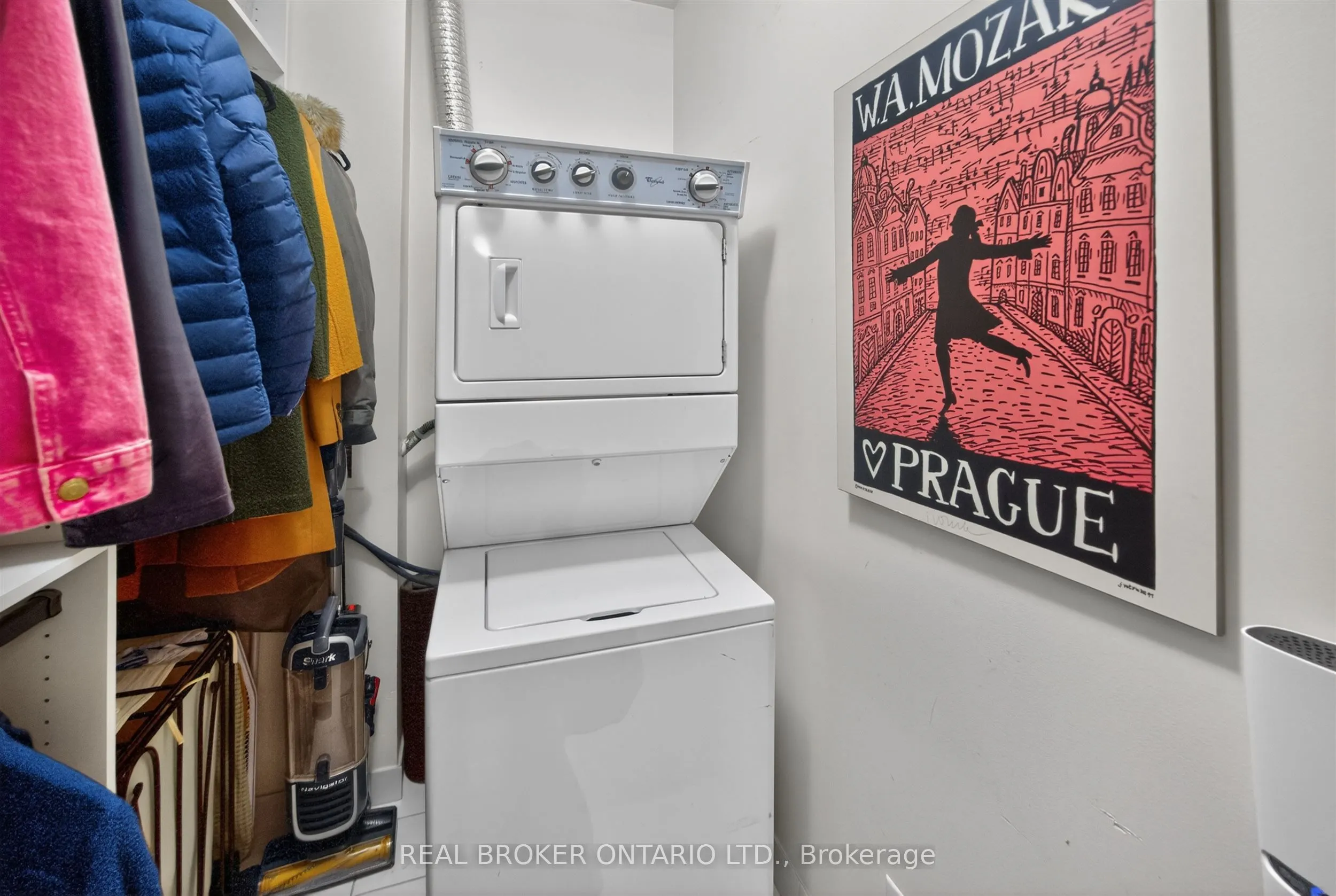 380 Macpherson Avenue #209