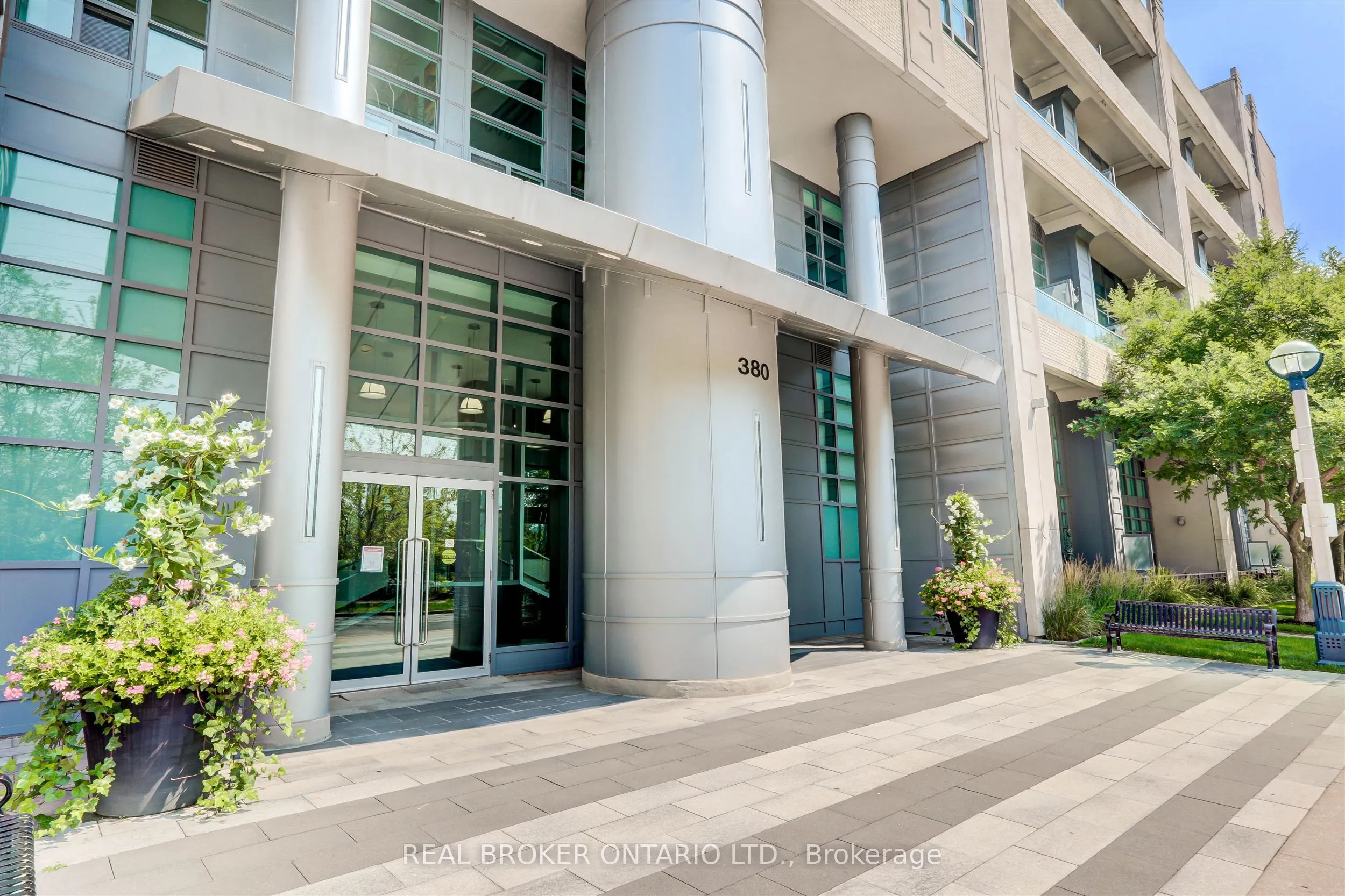 380 Macpherson Avenue #209