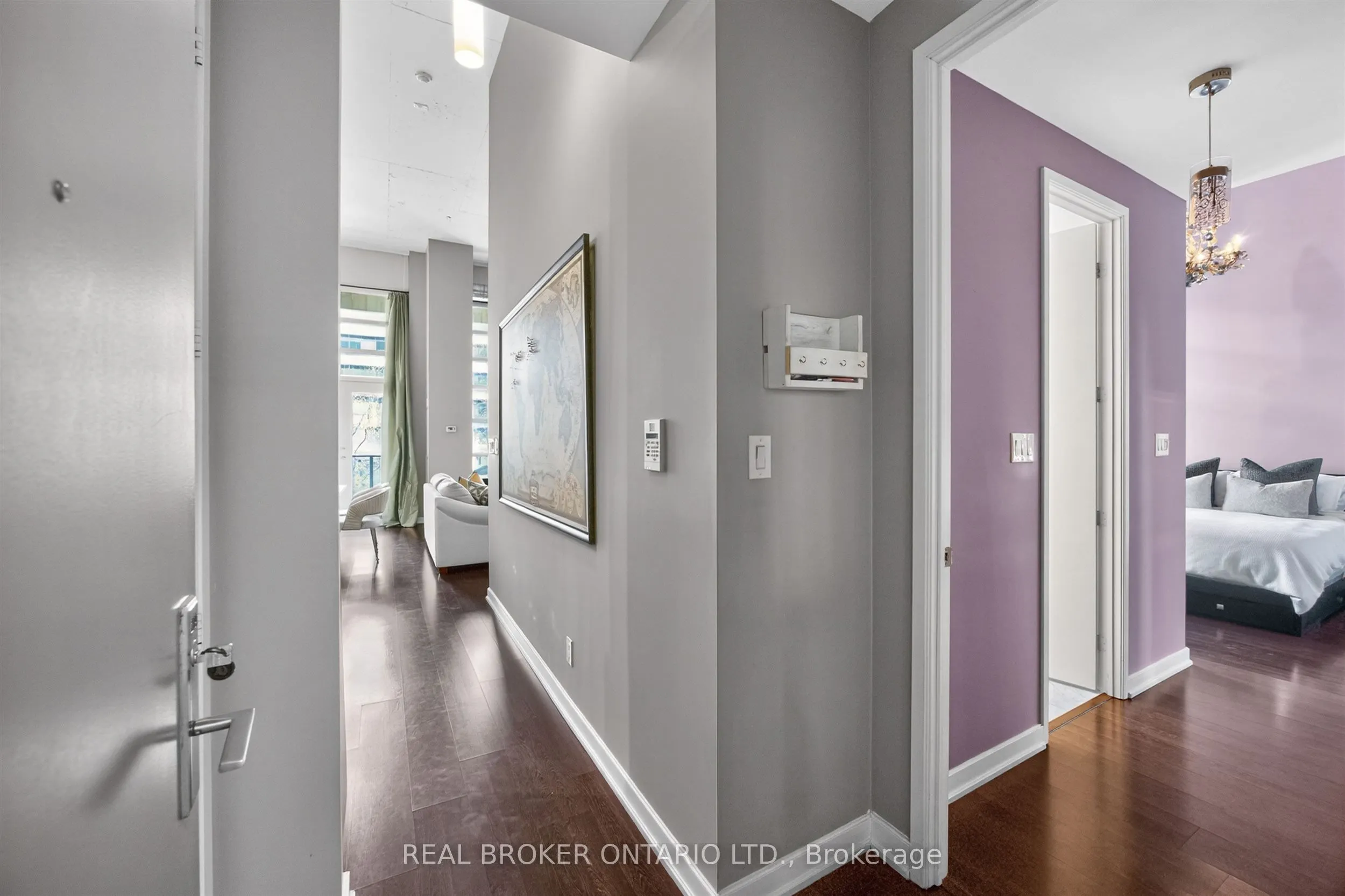 380 Macpherson Avenue #209