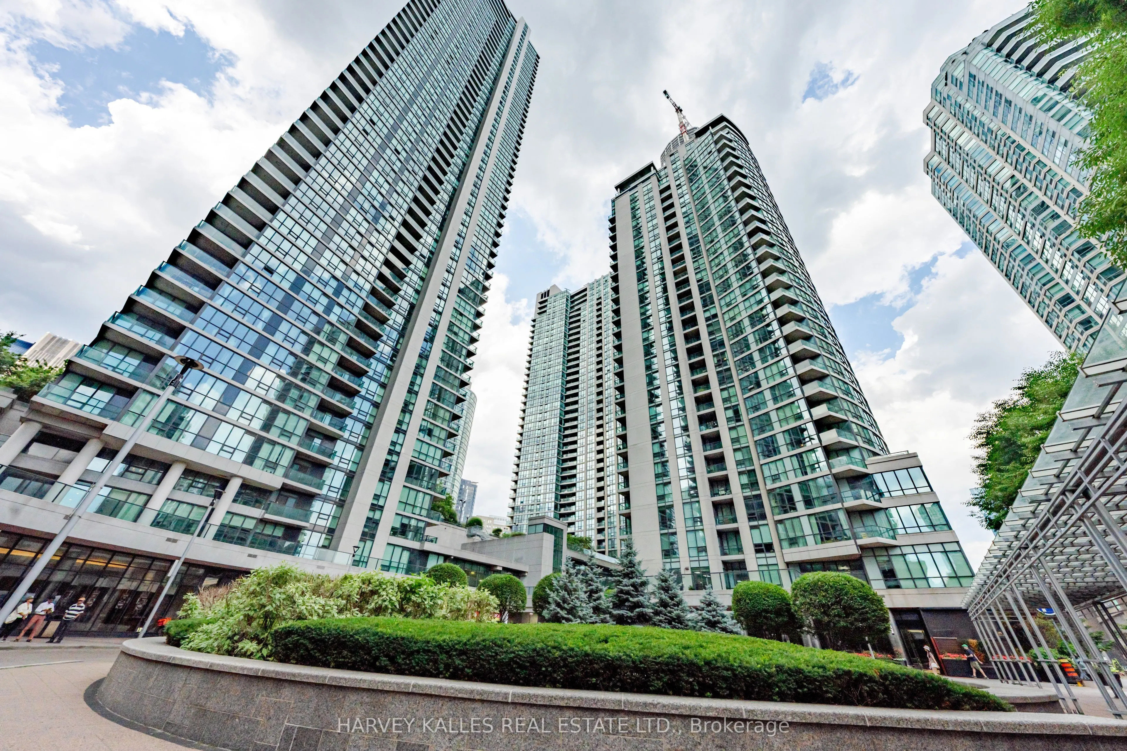 16 Yonge Street #3211