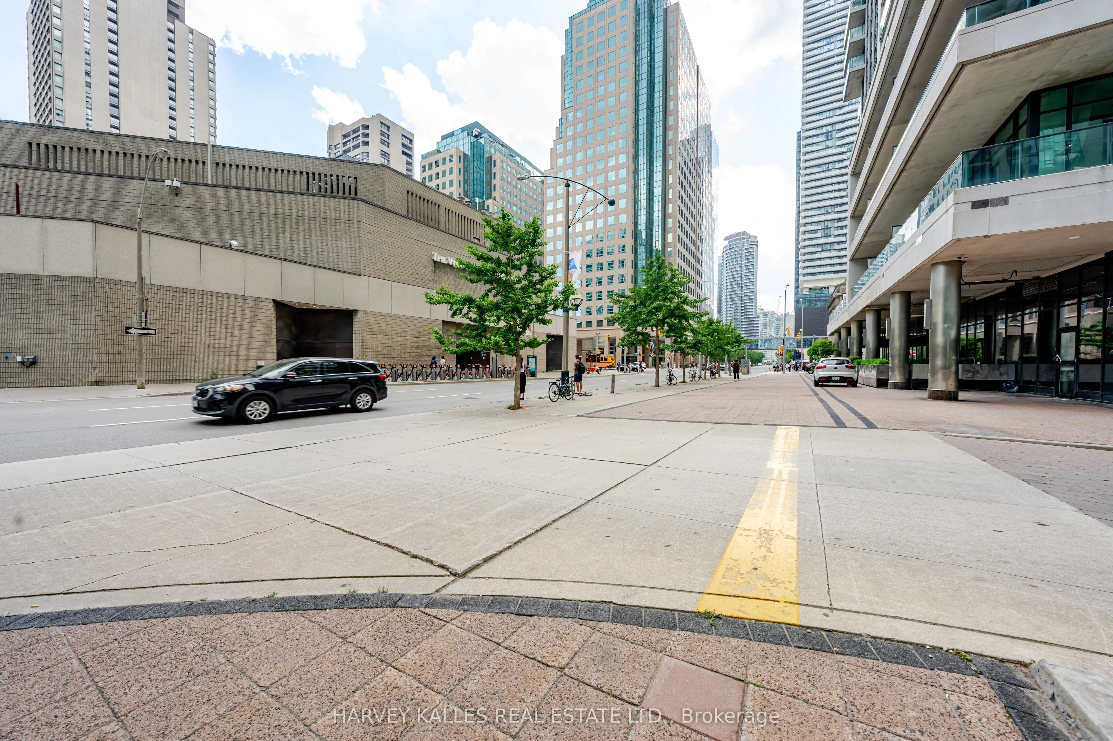 16 Yonge Street #3211
